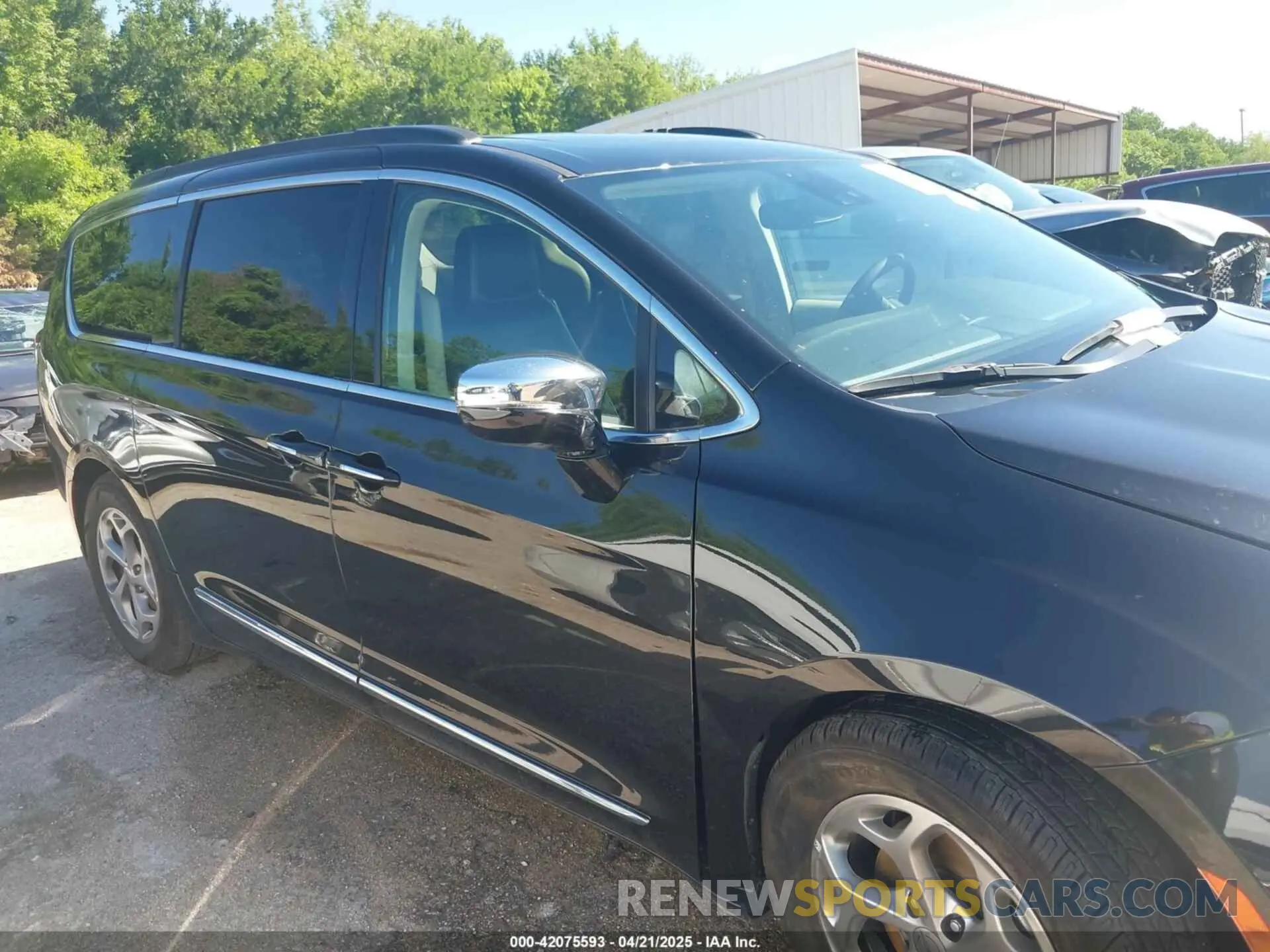 13 Photograph of a damaged car 2C4RC1GG0PR582107 CHRYSLER PACIFICA 2023