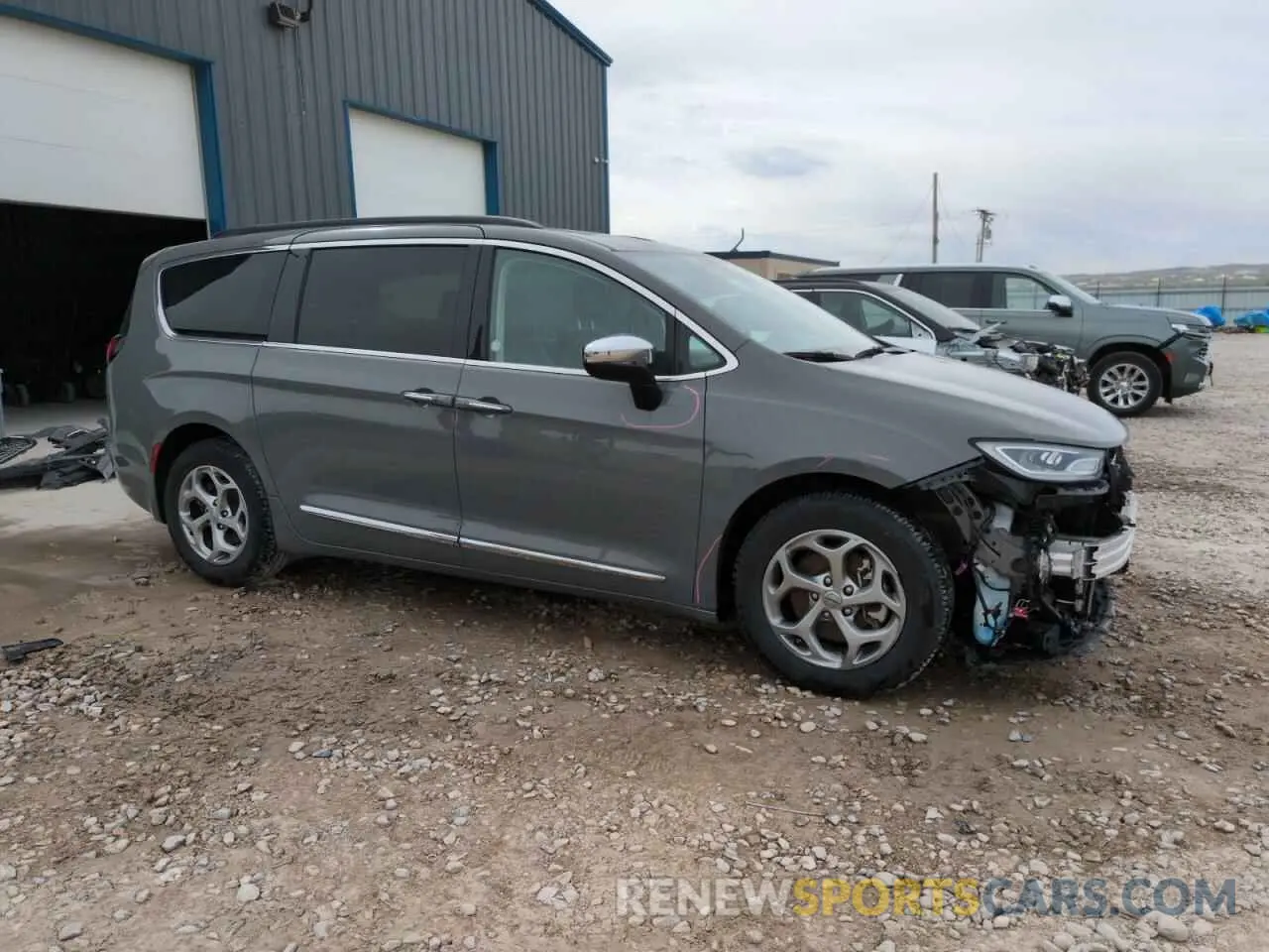 4 Photograph of a damaged car 2C4RC1GG2PR520384 CHRYSLER PACIFICA 2023
