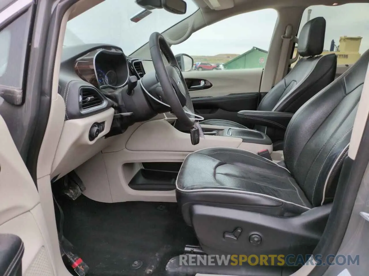 7 Photograph of a damaged car 2C4RC1GG2PR520384 CHRYSLER PACIFICA 2023