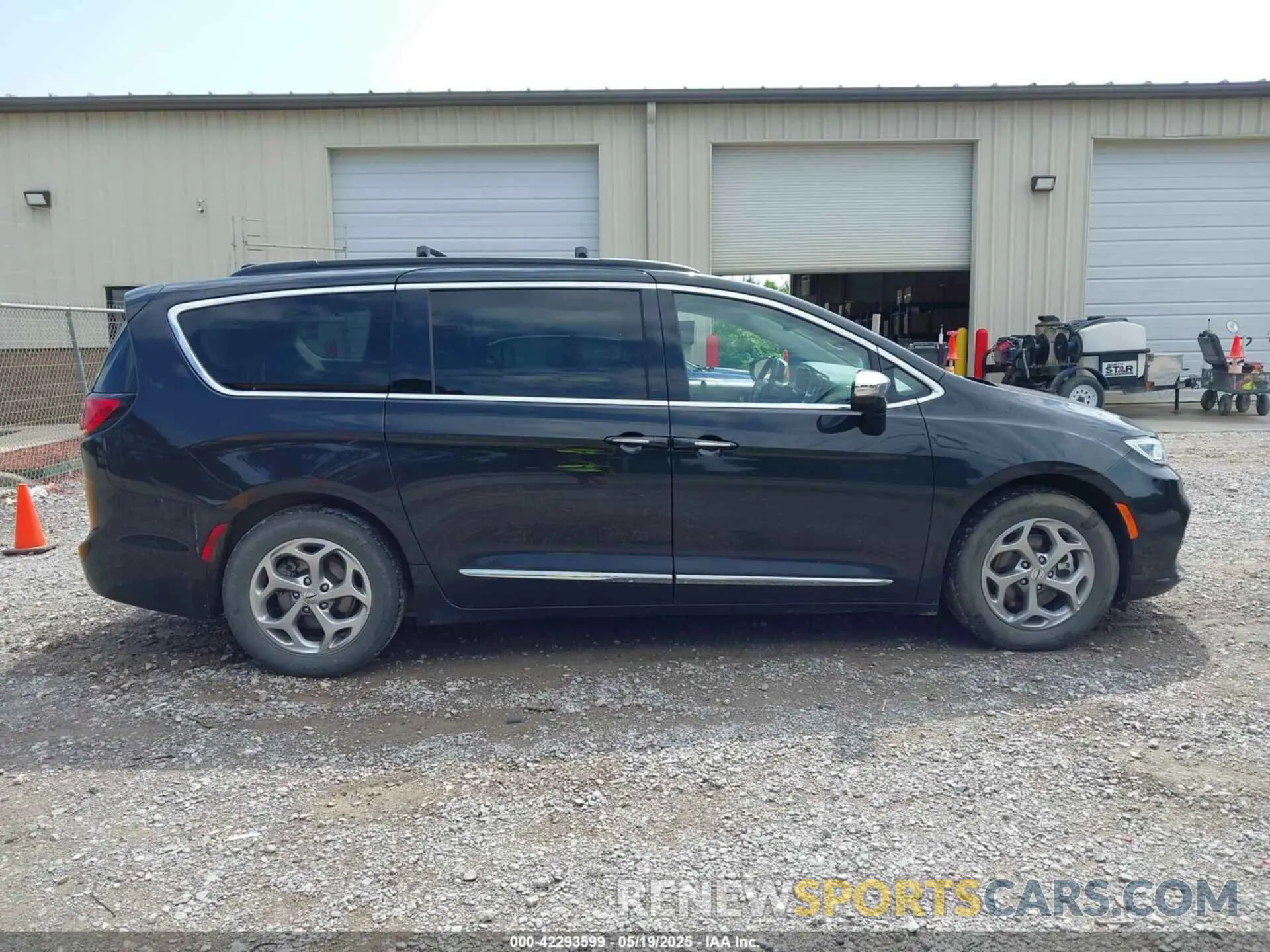 13 Фотография поврежденного автомобиля 2C4RC1GG4PR534609 CHRYSLER PACIFICA 2023