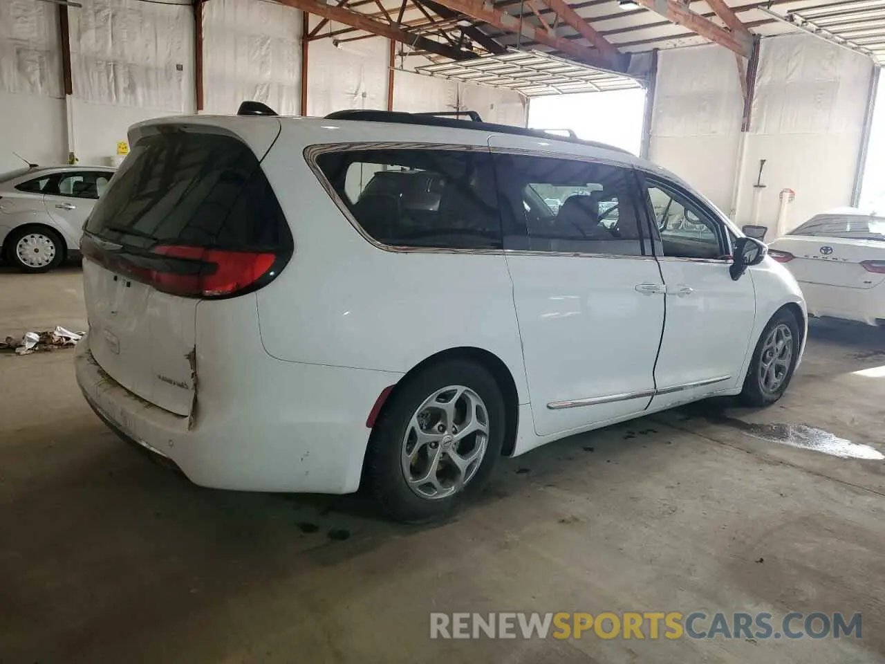 3 Photograph of a damaged car 2C4RC1GG5PR520802 CHRYSLER PACIFICA 2023