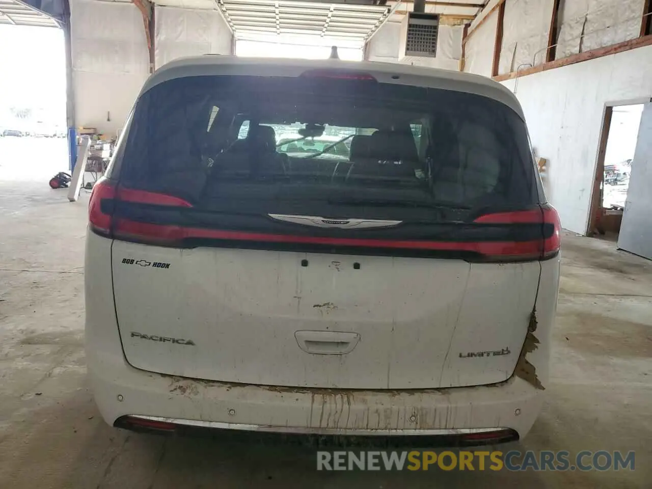 6 Photograph of a damaged car 2C4RC1GG5PR520802 CHRYSLER PACIFICA 2023