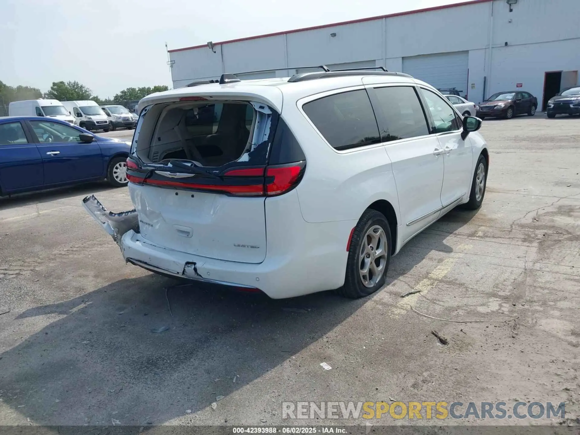 4 Фотография поврежденного автомобиля 2C4RC1GG7PR566163 CHRYSLER PACIFICA 2023