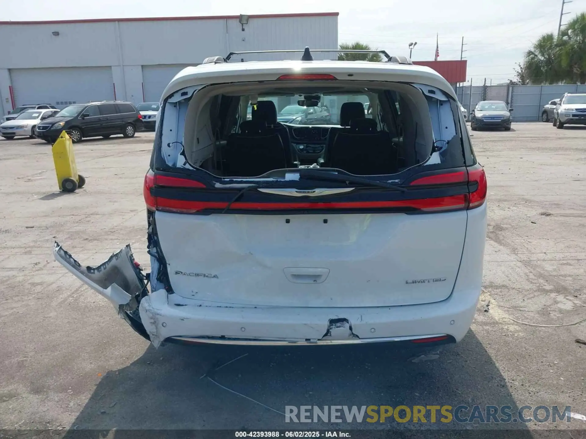 6 Фотография поврежденного автомобиля 2C4RC1GG7PR566163 CHRYSLER PACIFICA 2023
