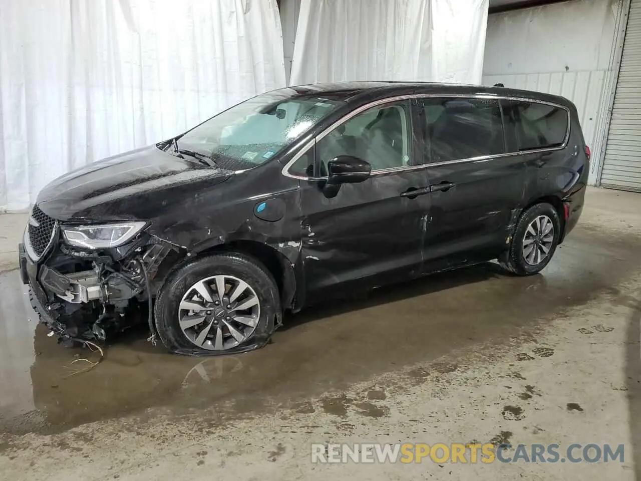 1 Photograph of a damaged car 2C4RC1L70PR565278 CHRYSLER PACIFICA 2023