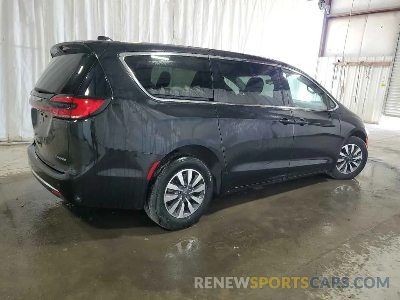 3 Photograph of a damaged car 2C4RC1L70PR565278 CHRYSLER PACIFICA 2023