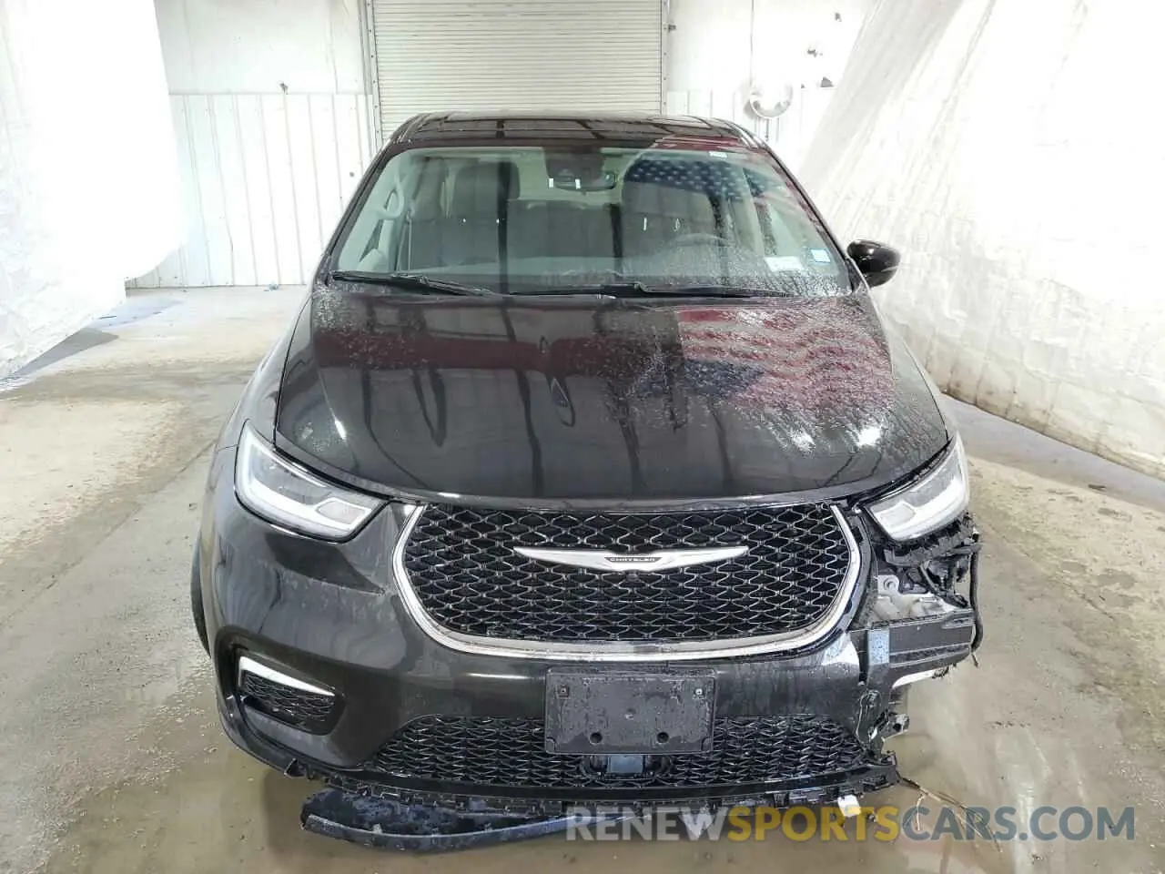 5 Photograph of a damaged car 2C4RC1L70PR565278 CHRYSLER PACIFICA 2023
