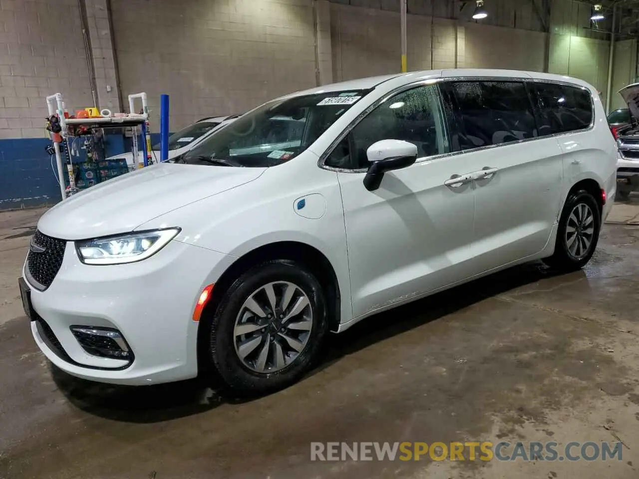 1 Фотография поврежденного автомобиля 2C4RC1L72PR562270 CHRYSLER PACIFICA 2023