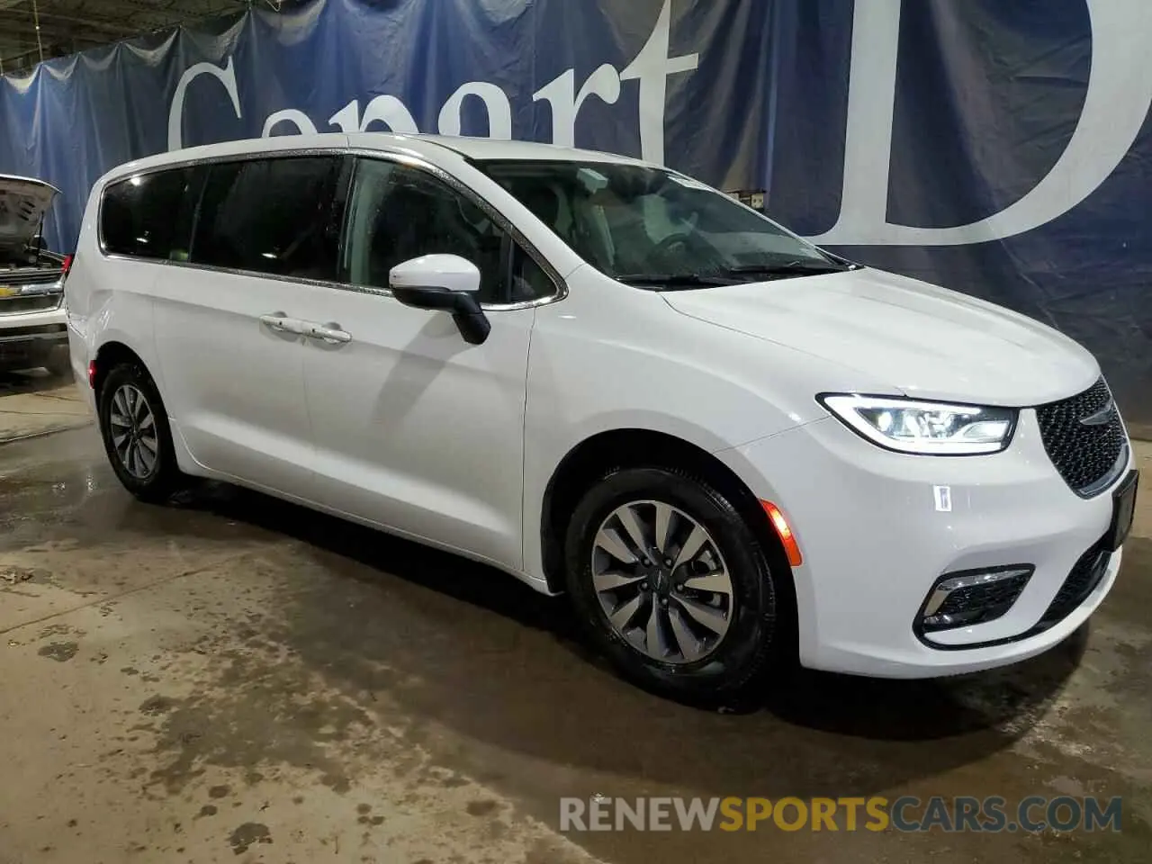 4 Фотография поврежденного автомобиля 2C4RC1L72PR562270 CHRYSLER PACIFICA 2023