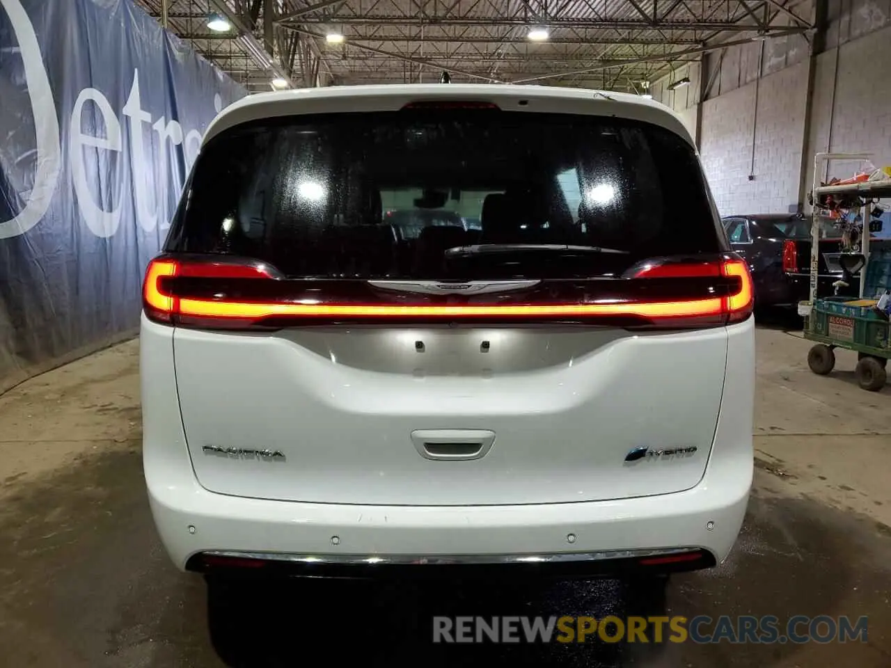 6 Фотография поврежденного автомобиля 2C4RC1L72PR562270 CHRYSLER PACIFICA 2023