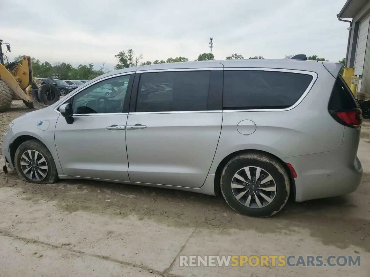 2 Photograph of a damaged car 2C4RC1L72PR588898 CHRYSLER PACIFICA 2023