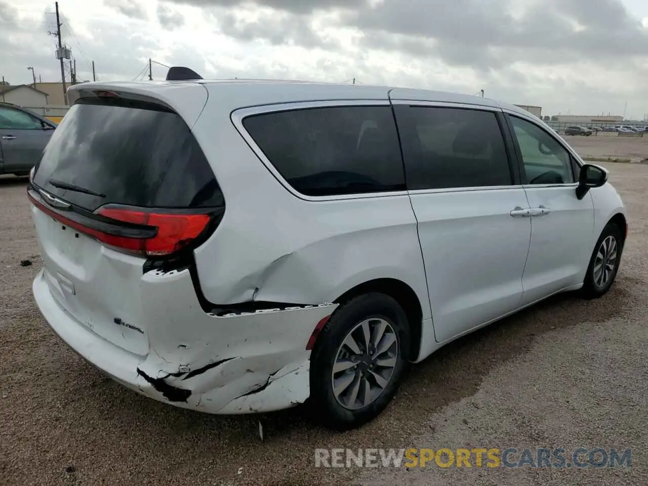 3 Photograph of a damaged car 2C4RC1L74PR592242 CHRYSLER PACIFICA 2023