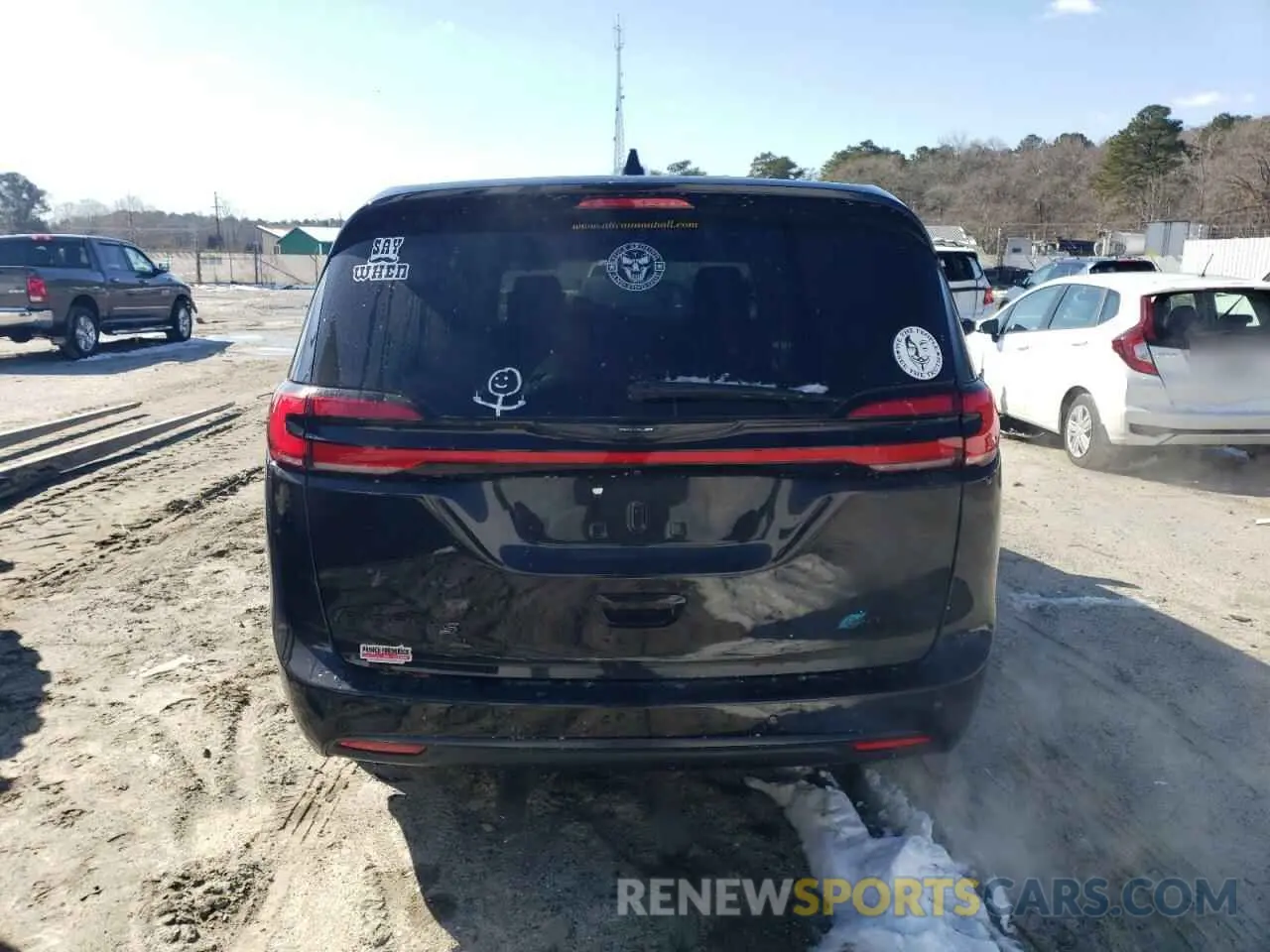 6 Photograph of a damaged car 2C4RC1S77PR501630 CHRYSLER PACIFICA 2023