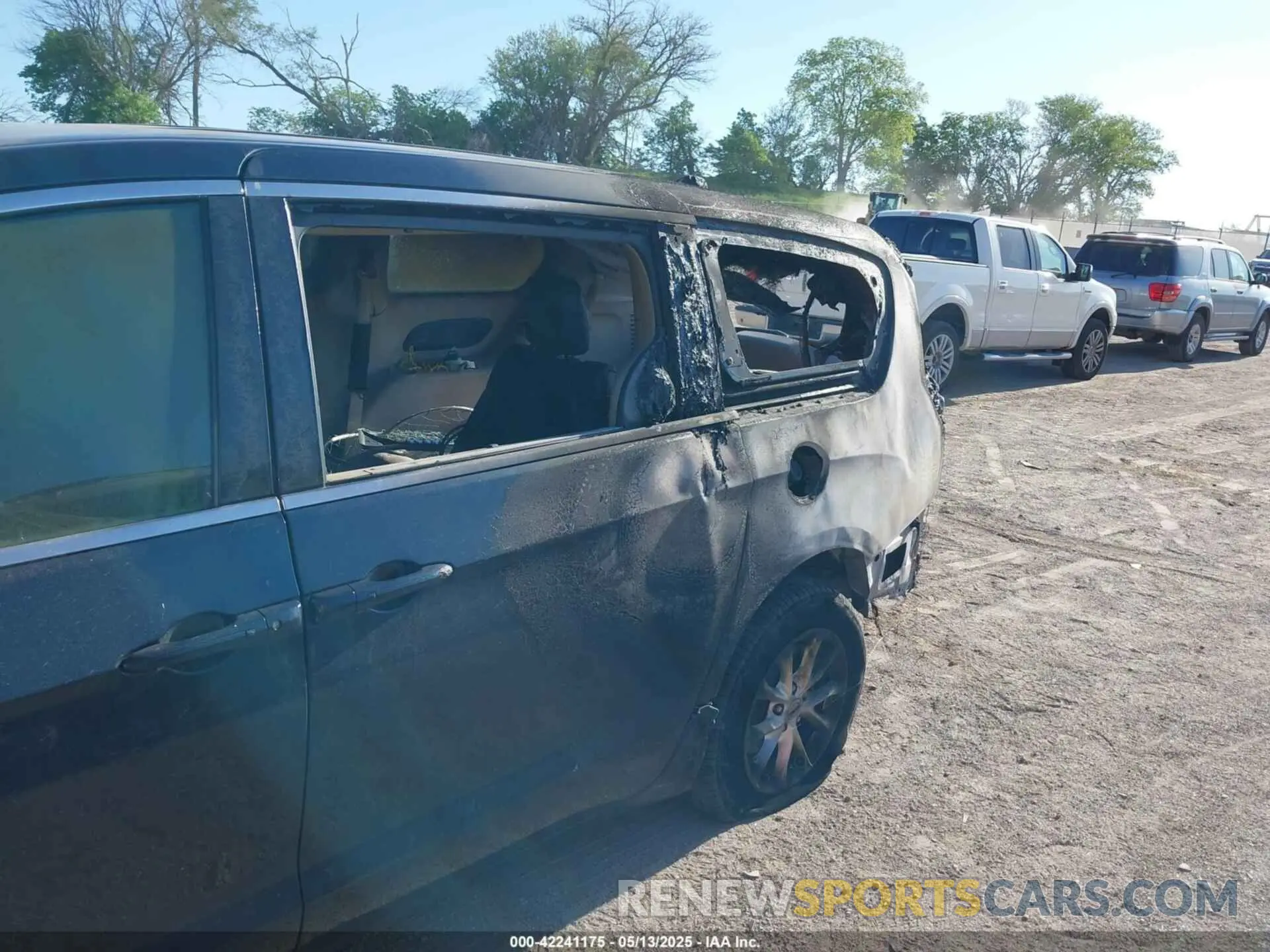 6 Фотография поврежденного автомобиля 2C4RC3BG0PR605159 CHRYSLER PACIFICA 2023