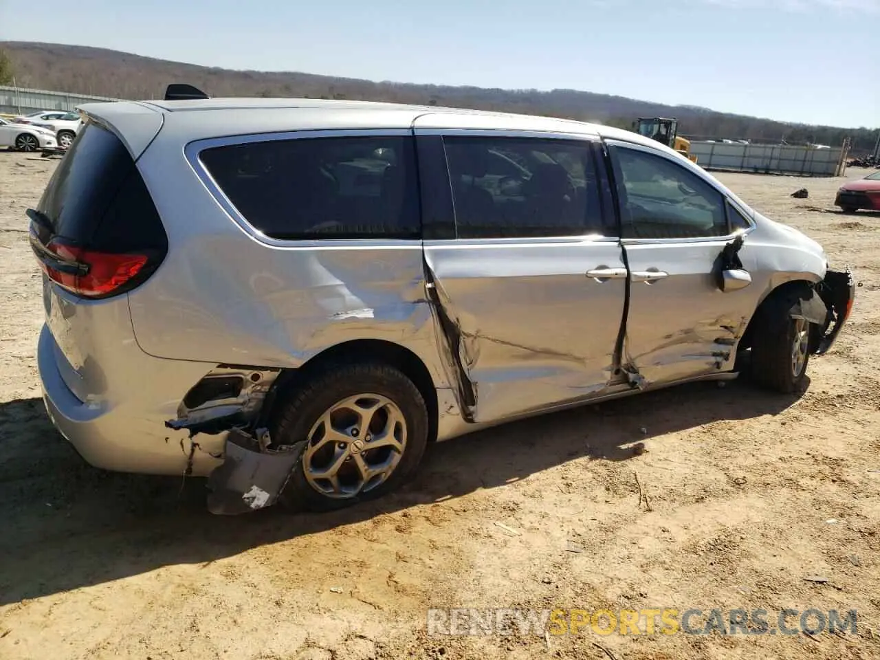 3 Фотография поврежденного автомобиля 2C4RC3BG7PR610147 CHRYSLER PACIFICA 2023
