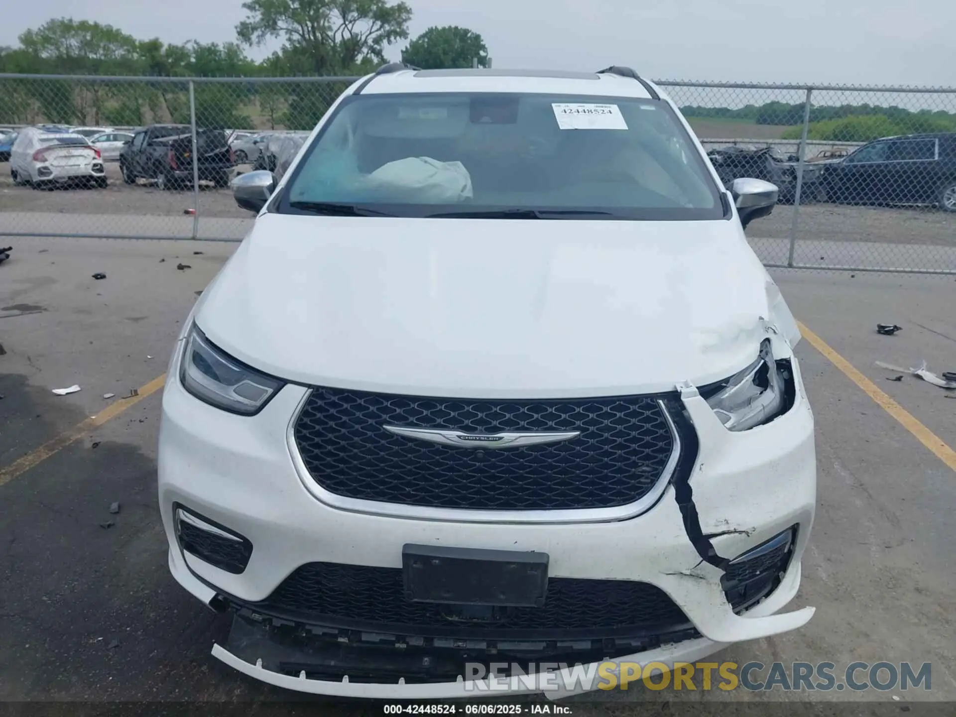12 Photograph of a damaged car 2C4RC3GGXPR589867 CHRYSLER PACIFICA 2023