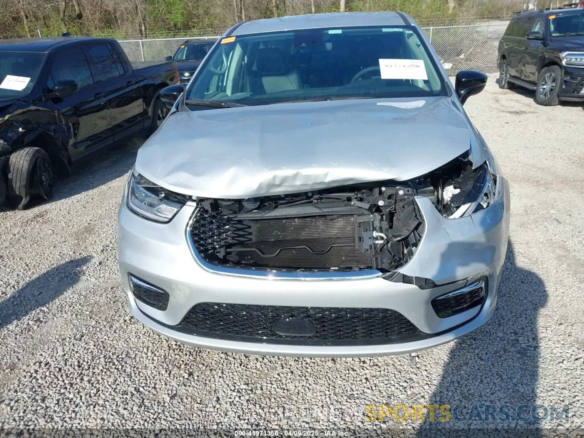6 Фотография поврежденного автомобиля 2C4RC1BG0RR128241 CHRYSLER PACIFICA 2024