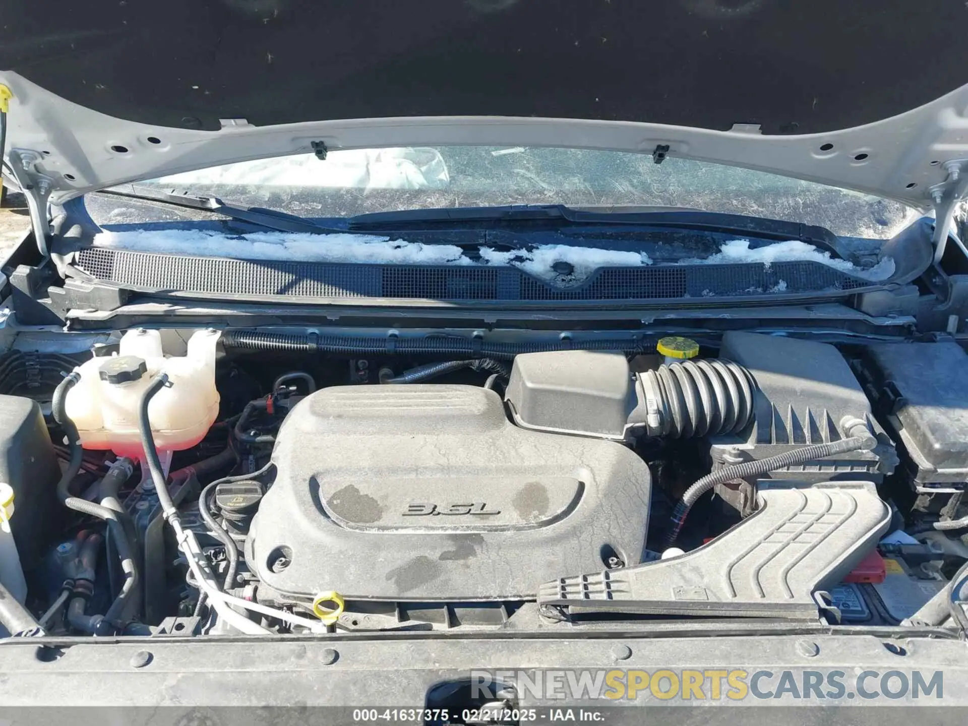 10 Photograph of a damaged car 2C4RC1BG0RR129101 CHRYSLER PACIFICA 2024