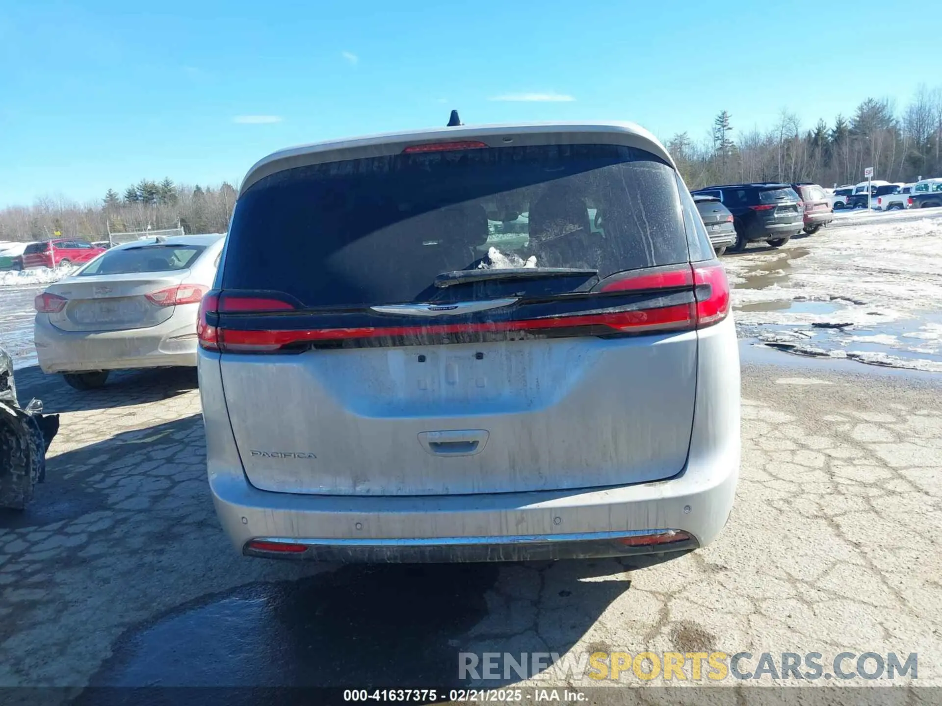 16 Photograph of a damaged car 2C4RC1BG0RR129101 CHRYSLER PACIFICA 2024