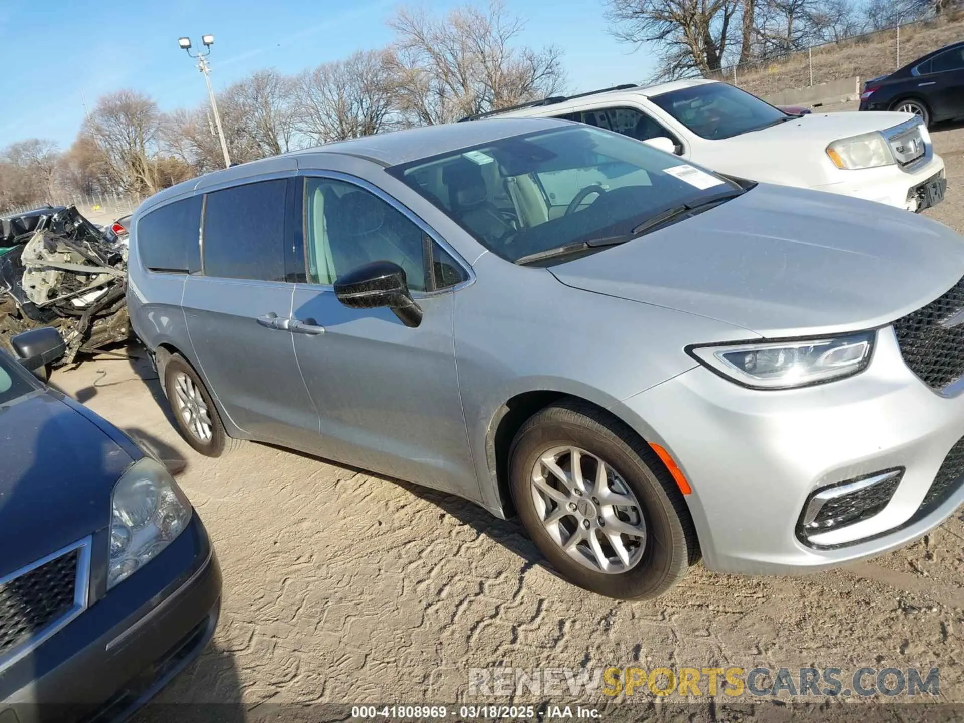 13 Photograph of a damaged car 2C4RC1BG0RR138963 CHRYSLER PACIFICA 2024