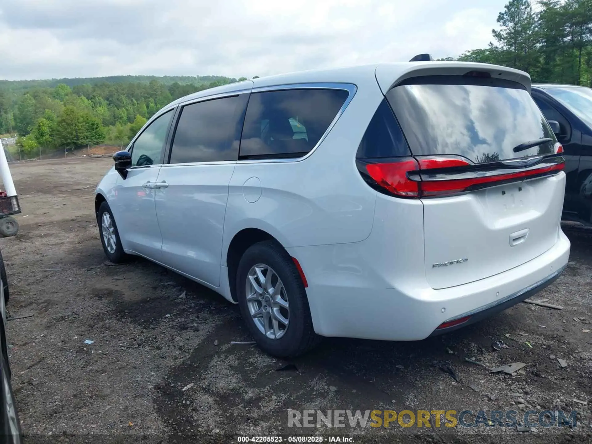 3 Фотография поврежденного автомобиля 2C4RC1BG1RR119080 CHRYSLER PACIFICA 2024