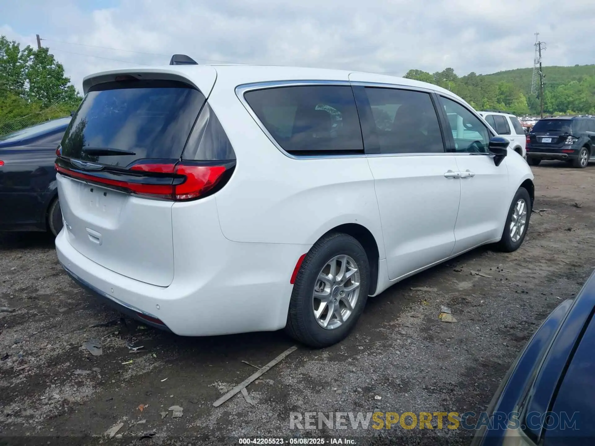 4 Фотография поврежденного автомобиля 2C4RC1BG1RR119080 CHRYSLER PACIFICA 2024