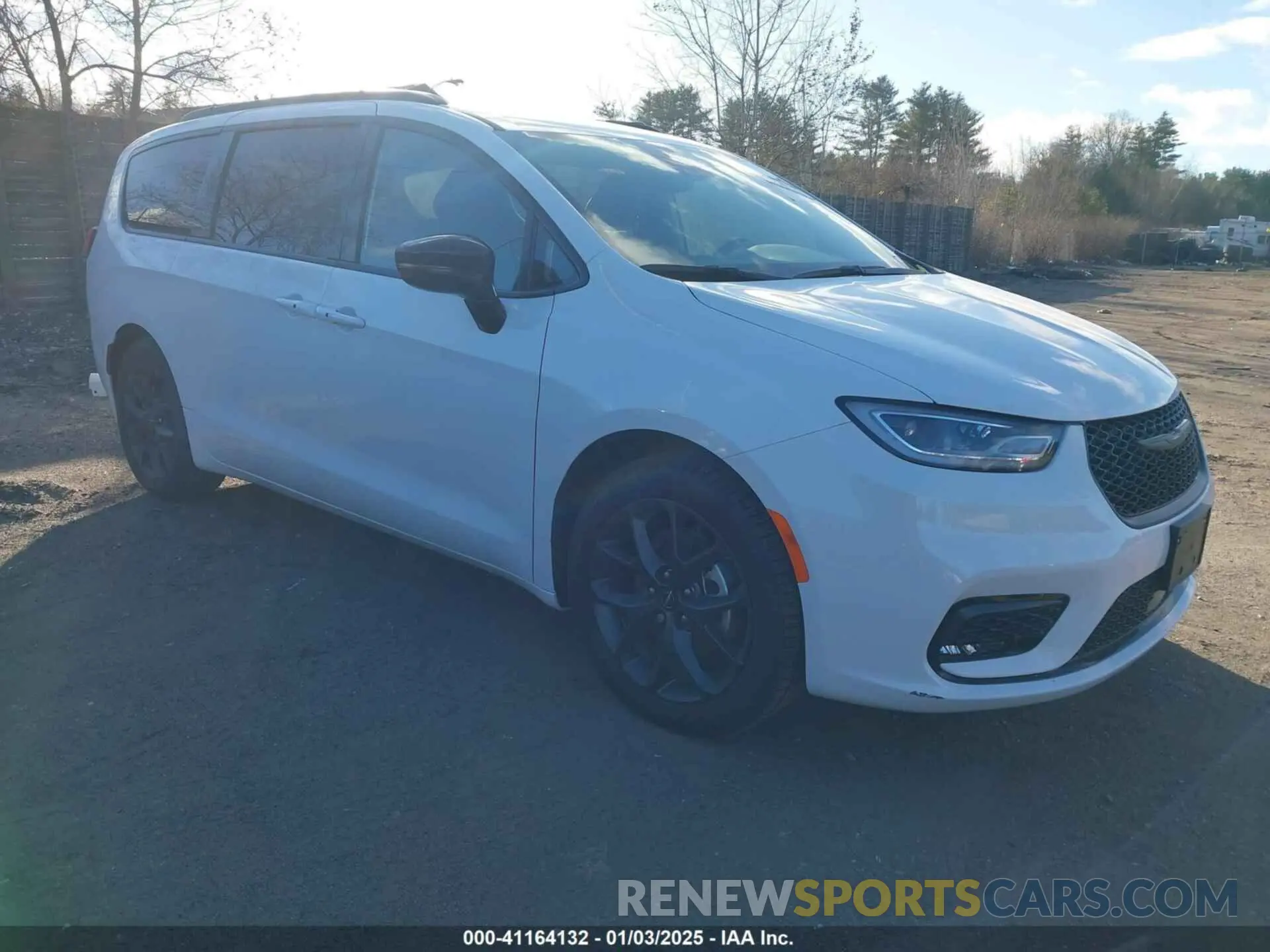 1 Photograph of a damaged car 2C4RC1BG1RR133707 CHRYSLER PACIFICA 2024