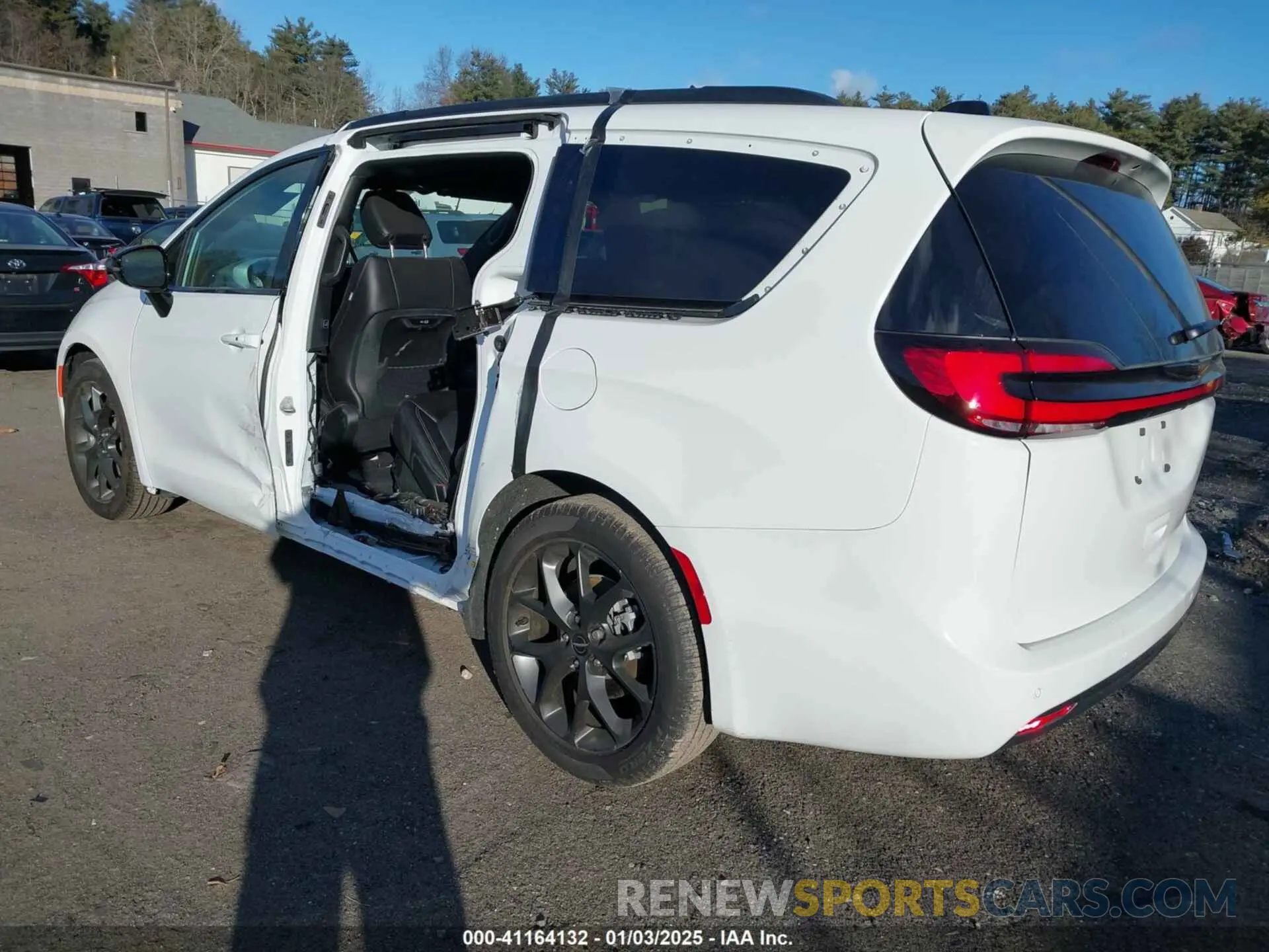 3 Photograph of a damaged car 2C4RC1BG1RR133707 CHRYSLER PACIFICA 2024