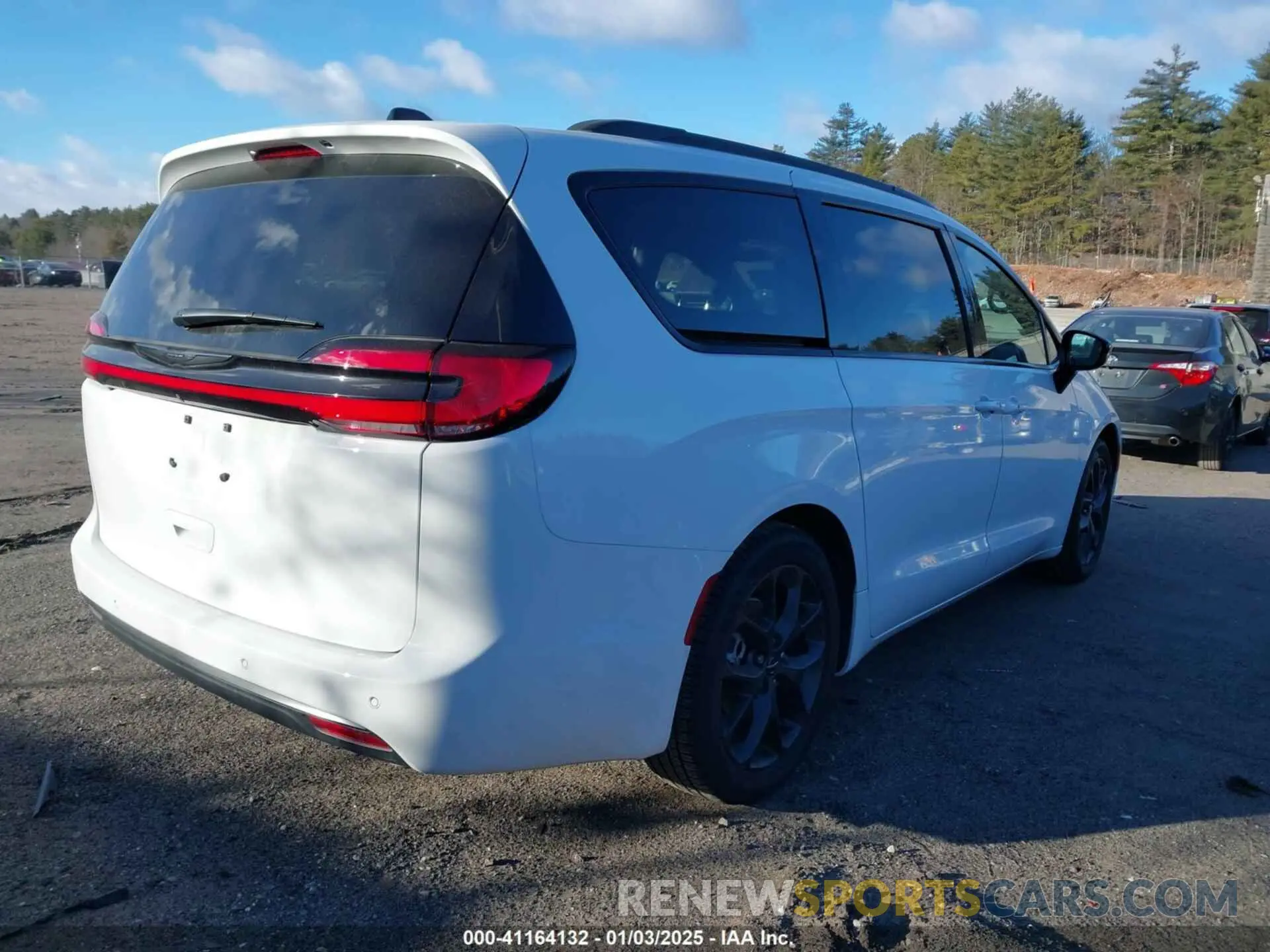 4 Photograph of a damaged car 2C4RC1BG1RR133707 CHRYSLER PACIFICA 2024