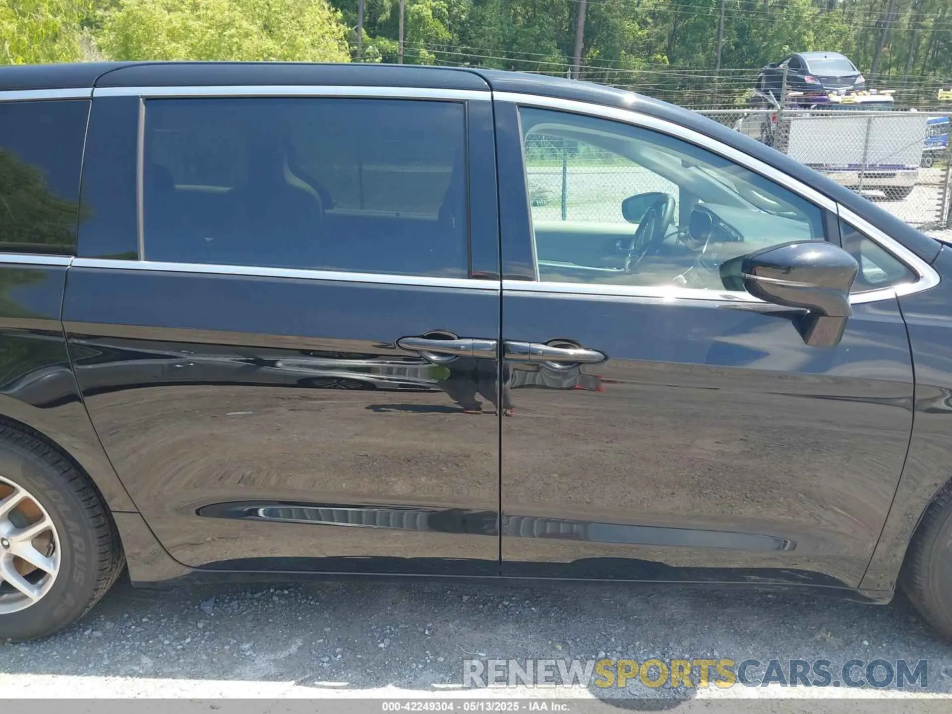 13 Photograph of a damaged car 2C4RC1BG1RR151396 CHRYSLER PACIFICA 2024