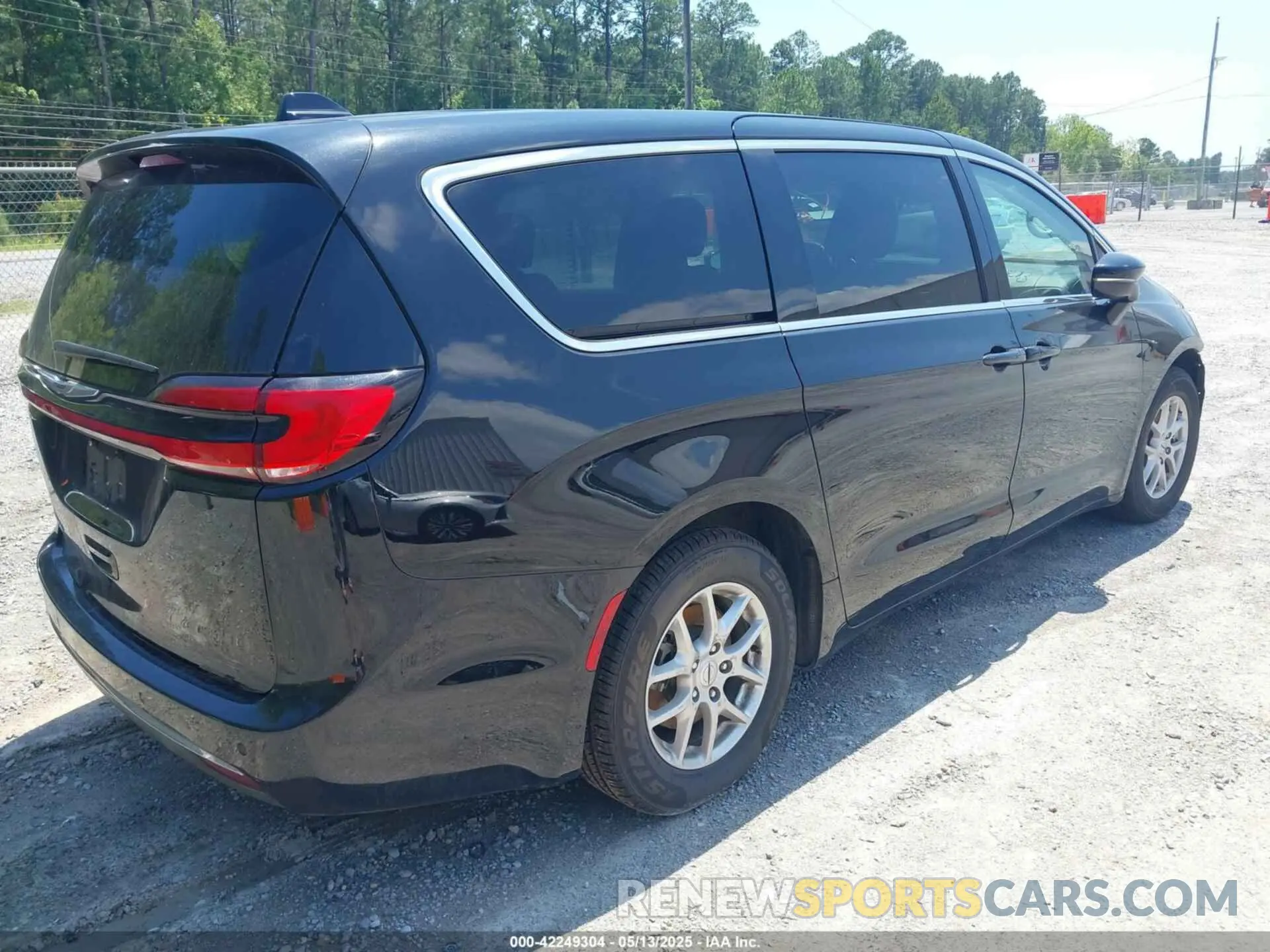 4 Photograph of a damaged car 2C4RC1BG1RR151396 CHRYSLER PACIFICA 2024