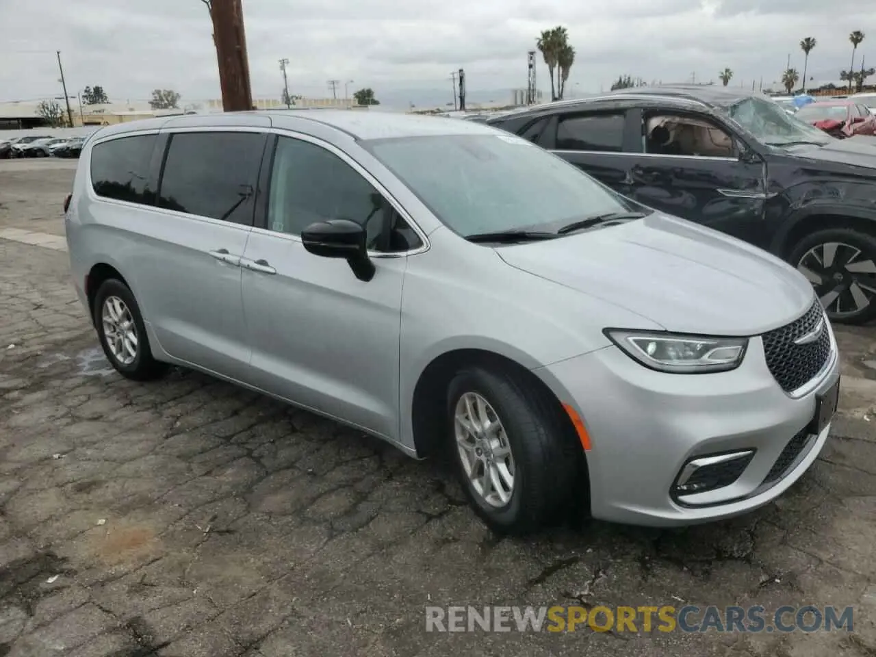 4 Photograph of a damaged car 2C4RC1BG2RR133957 CHRYSLER PACIFICA 2024
