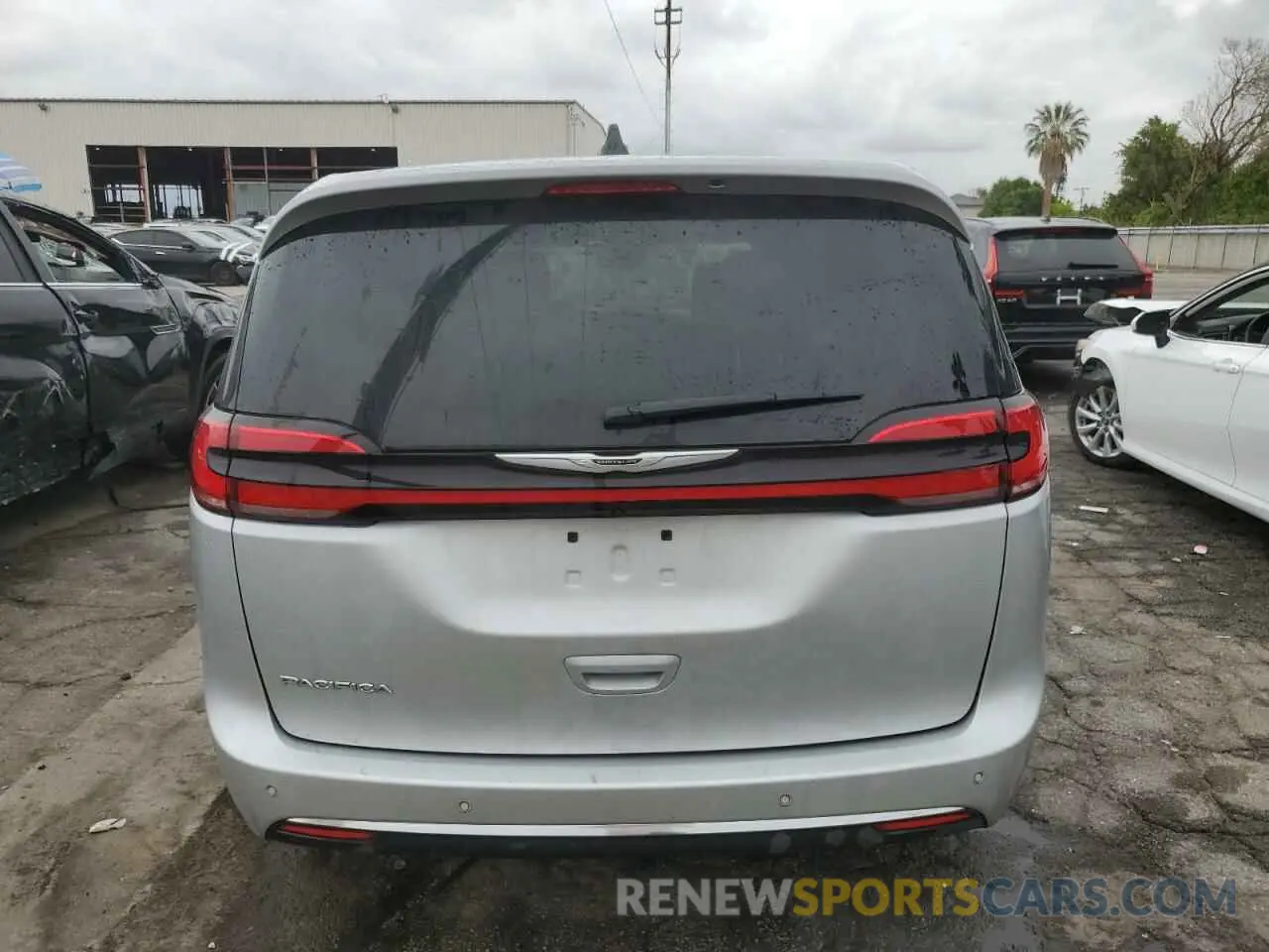 6 Photograph of a damaged car 2C4RC1BG2RR133957 CHRYSLER PACIFICA 2024