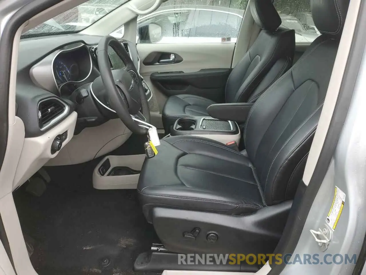 7 Photograph of a damaged car 2C4RC1BG2RR133957 CHRYSLER PACIFICA 2024