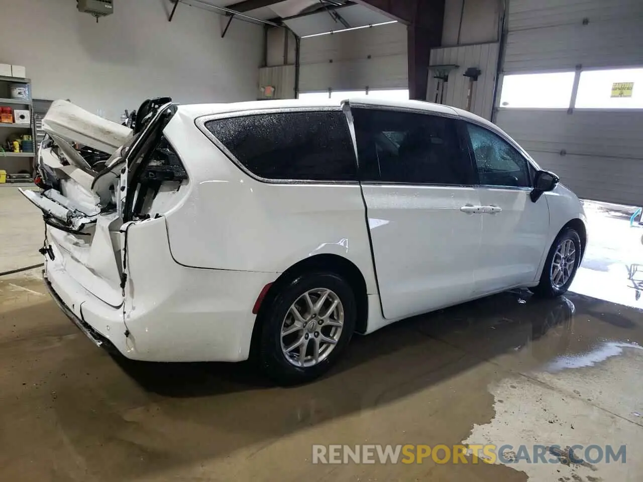 3 Photograph of a damaged car 2C4RC1BG2RR167428 CHRYSLER PACIFICA 2024