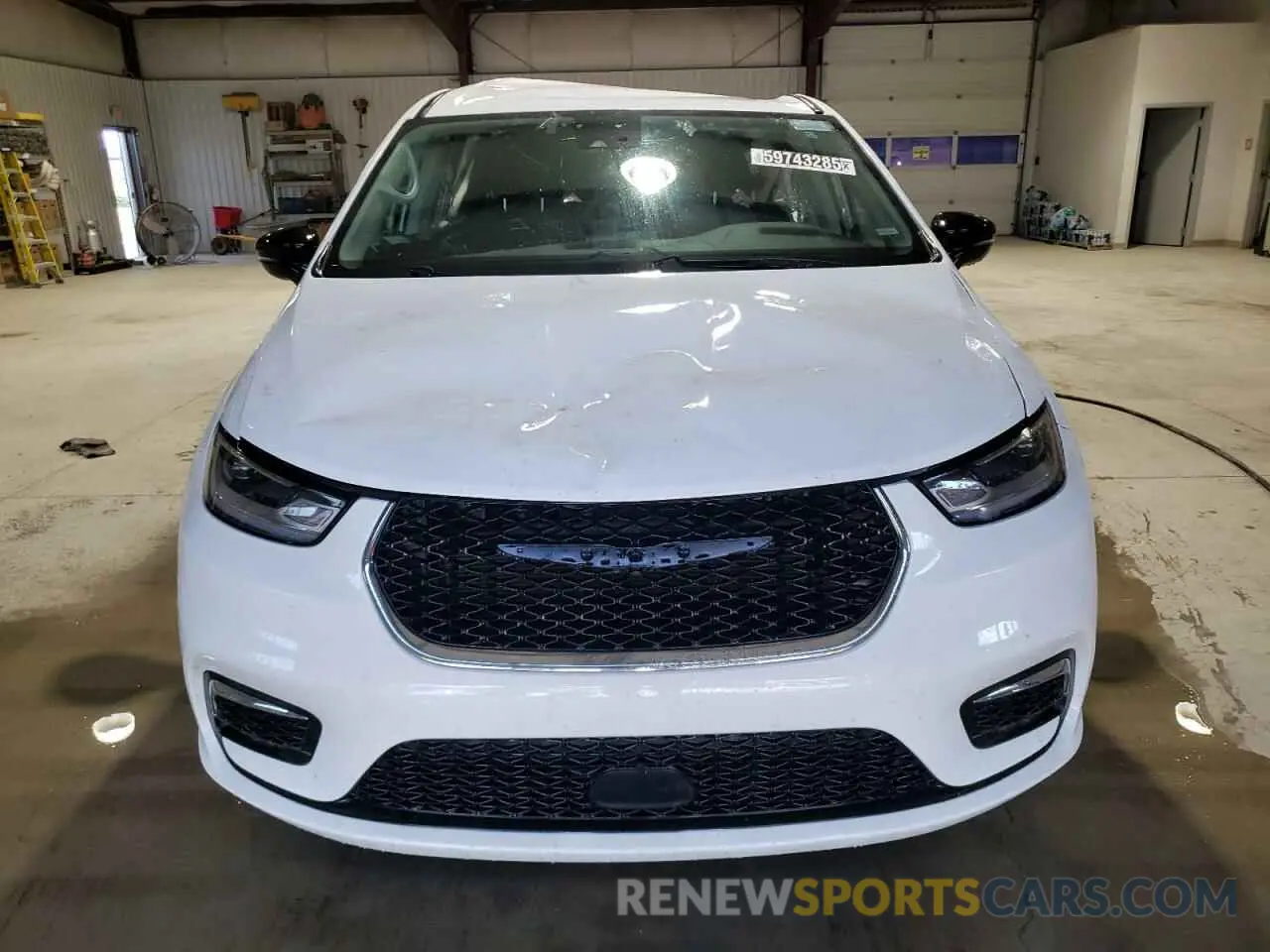 5 Photograph of a damaged car 2C4RC1BG2RR167428 CHRYSLER PACIFICA 2024
