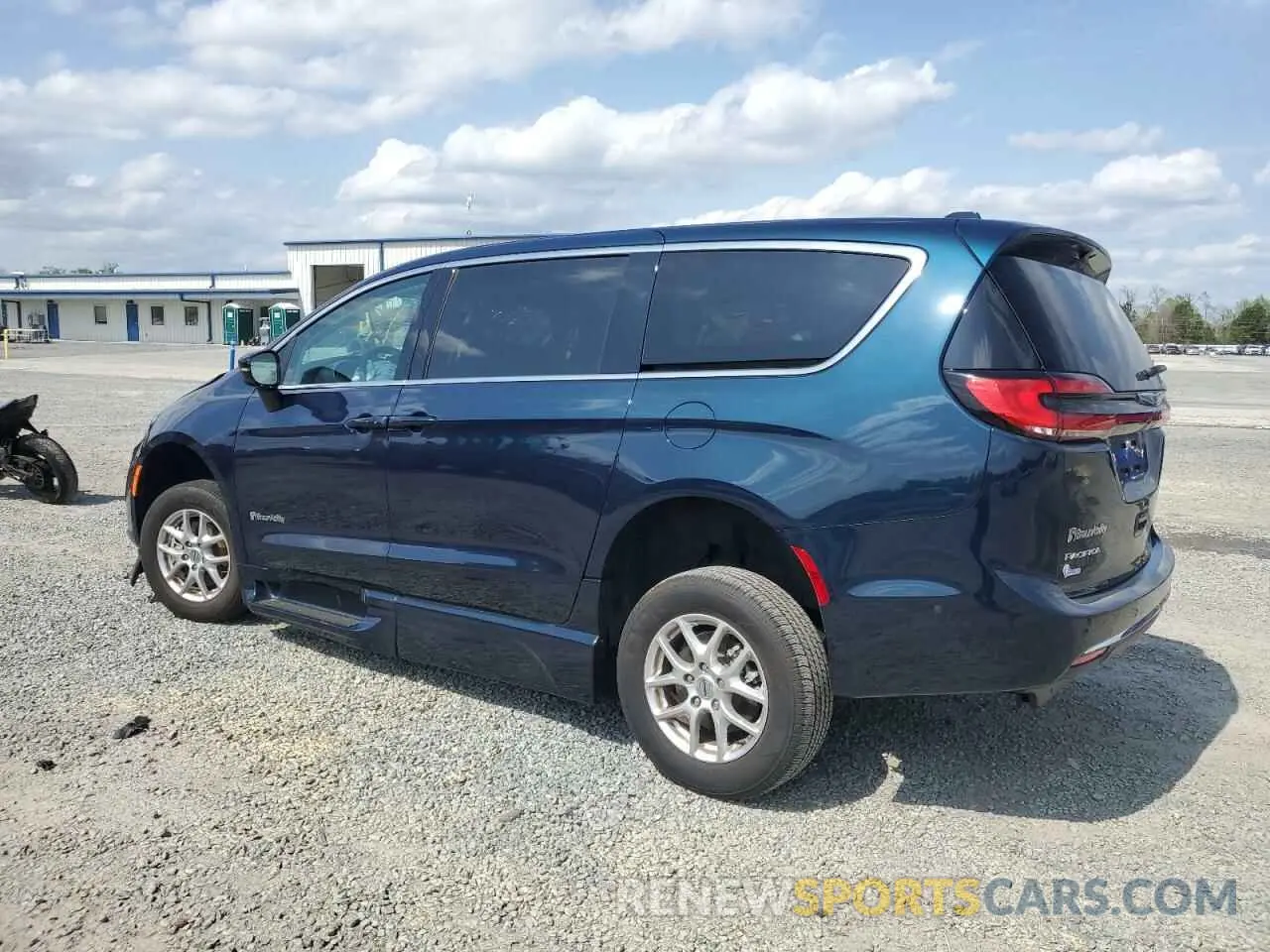 2 Фотография поврежденного автомобиля 2C4RC1BG2RR183306 CHRYSLER PACIFICA 2024