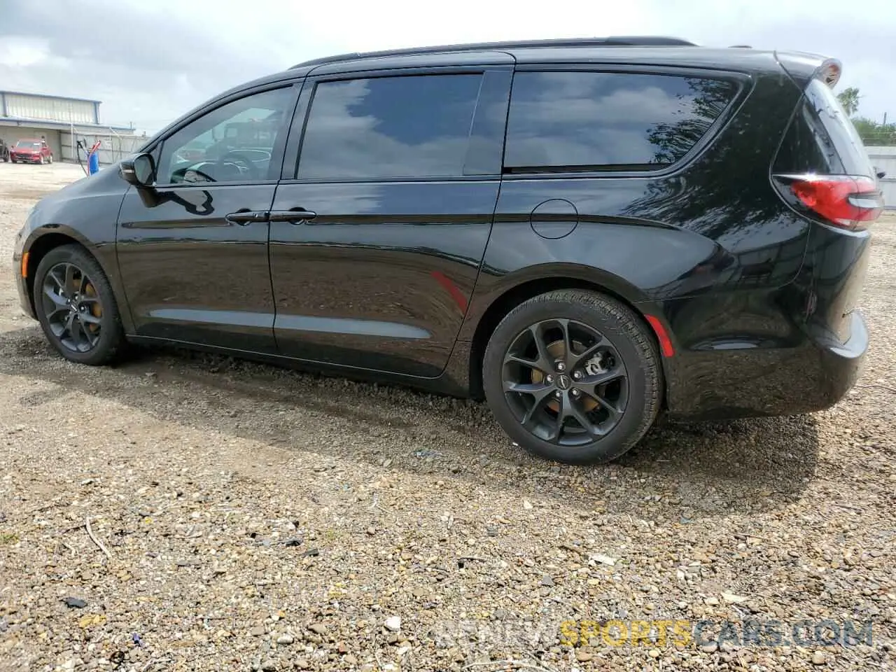 2 Photograph of a damaged car 2C4RC1BG2RR190336 CHRYSLER PACIFICA 2024