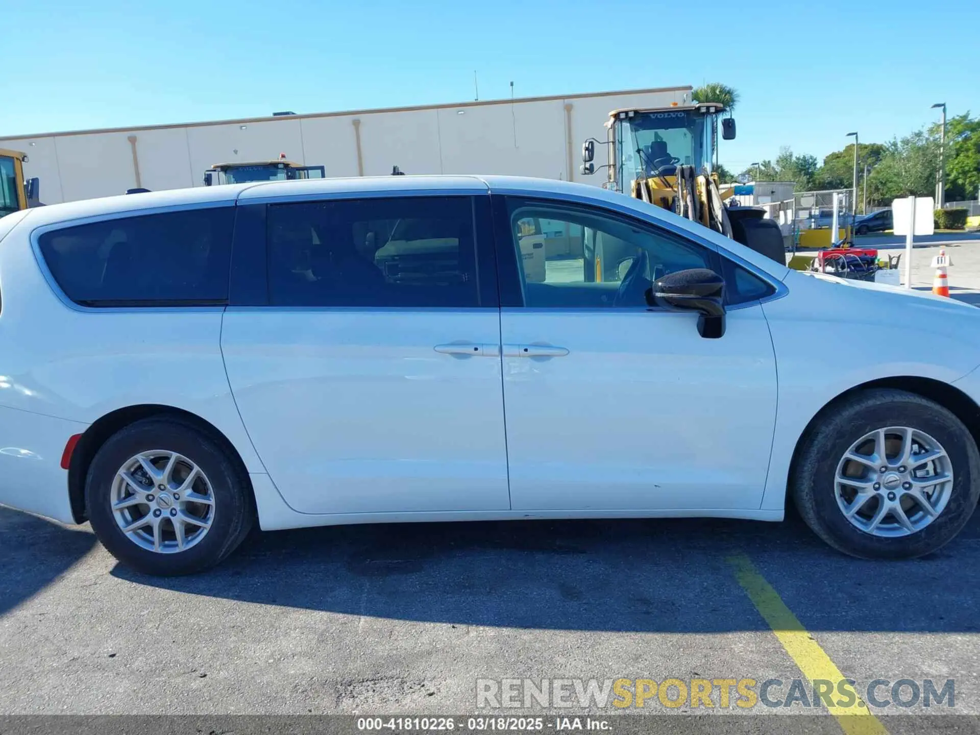 13 Фотография поврежденного автомобиля 2C4RC1BG3RR120019 CHRYSLER PACIFICA 2024