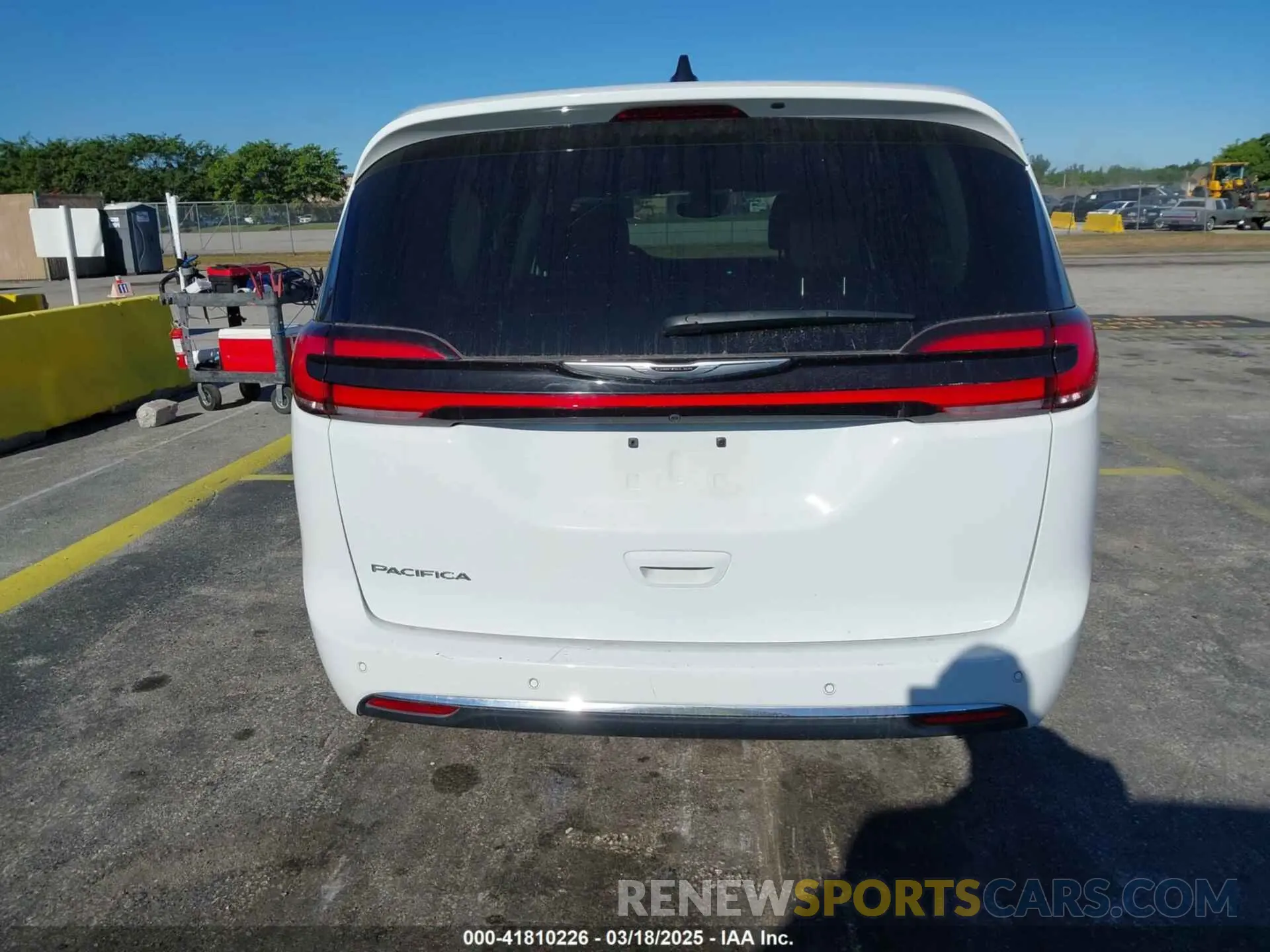 16 Фотография поврежденного автомобиля 2C4RC1BG3RR120019 CHRYSLER PACIFICA 2024