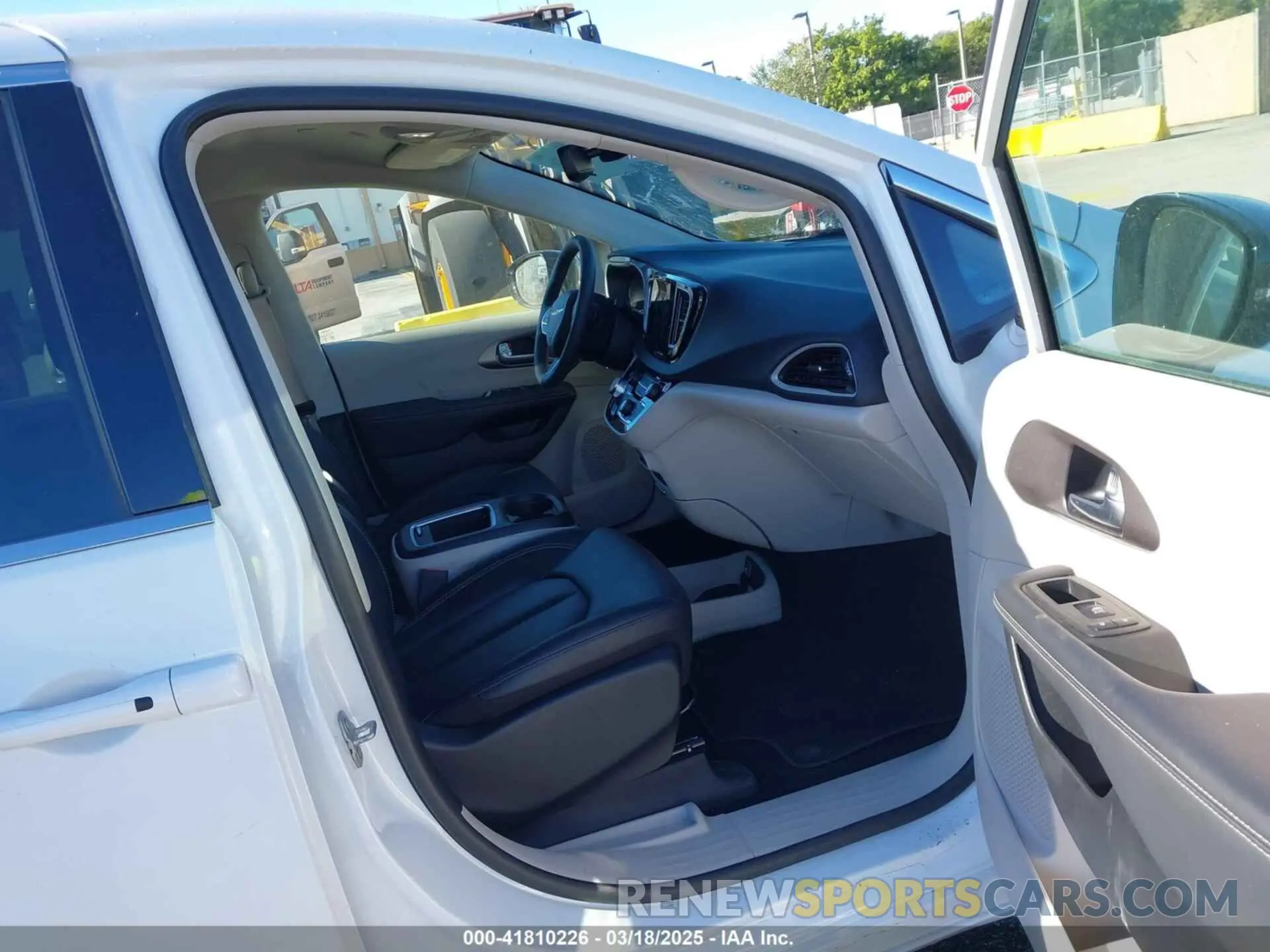 5 Фотография поврежденного автомобиля 2C4RC1BG3RR120019 CHRYSLER PACIFICA 2024