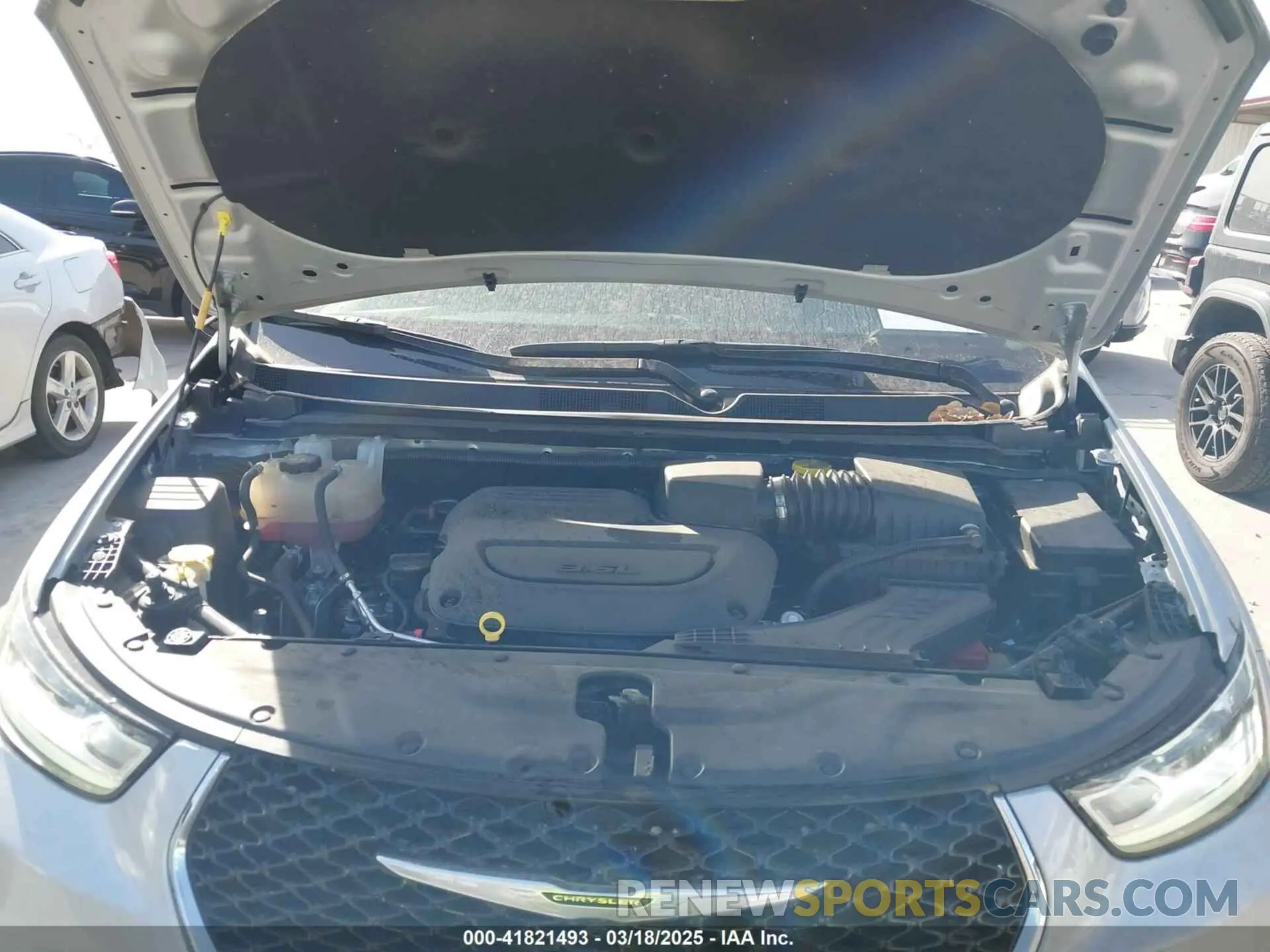 10 Photograph of a damaged car 2C4RC1BG3RR128203 CHRYSLER PACIFICA 2024