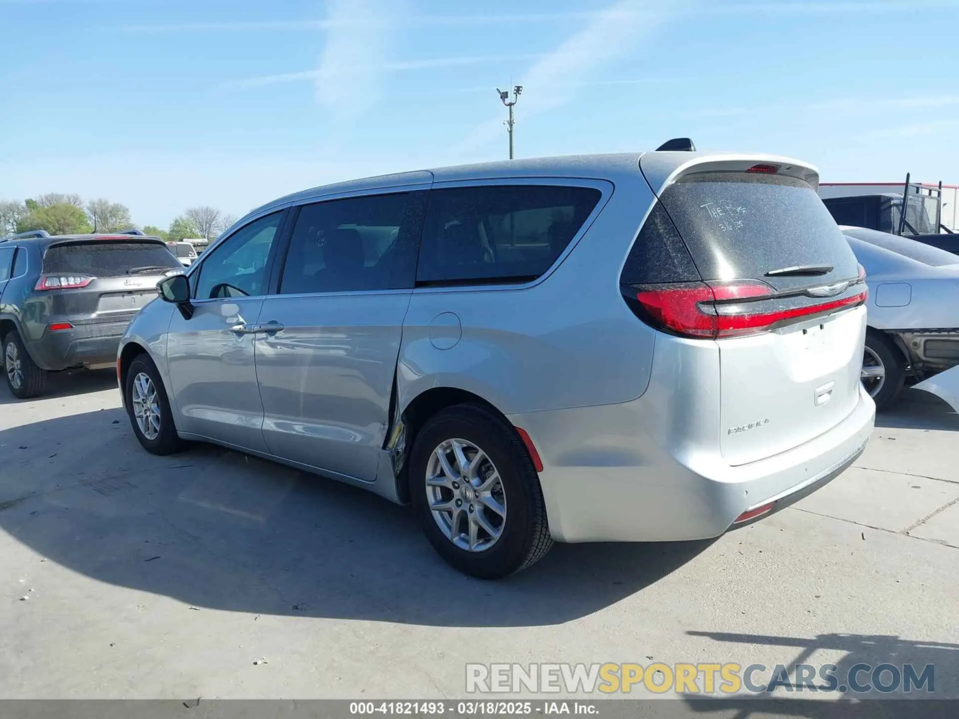 14 Photograph of a damaged car 2C4RC1BG3RR128203 CHRYSLER PACIFICA 2024