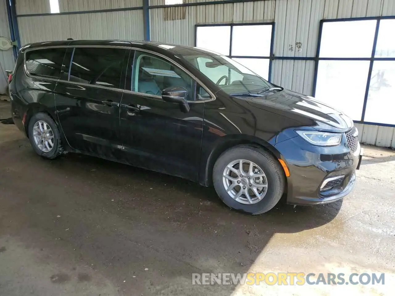 4 Photograph of a damaged car 2C4RC1BG3RR147043 CHRYSLER PACIFICA 2024