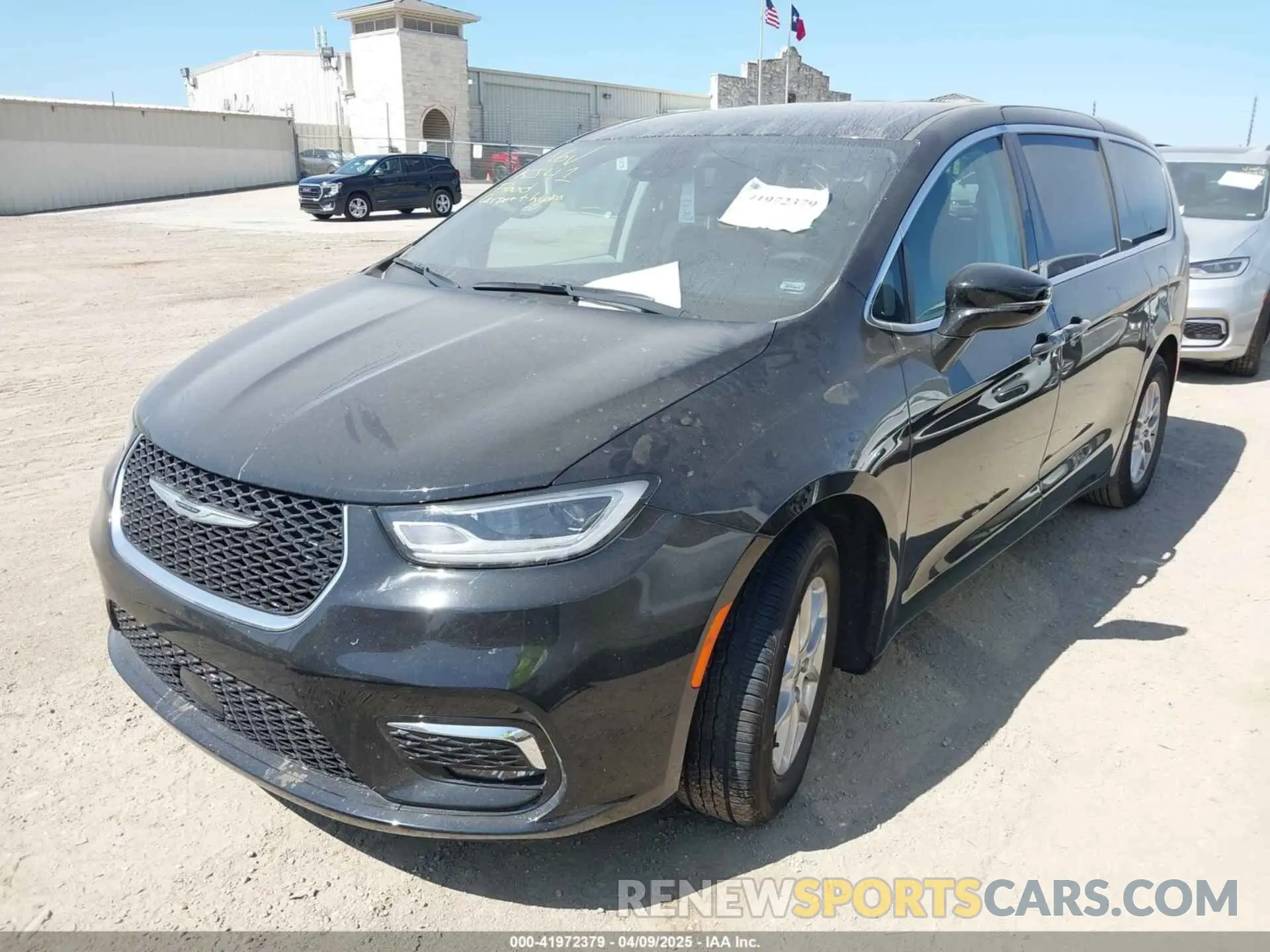 2 Фотография поврежденного автомобиля 2C4RC1BG3RR186795 CHRYSLER PACIFICA 2024