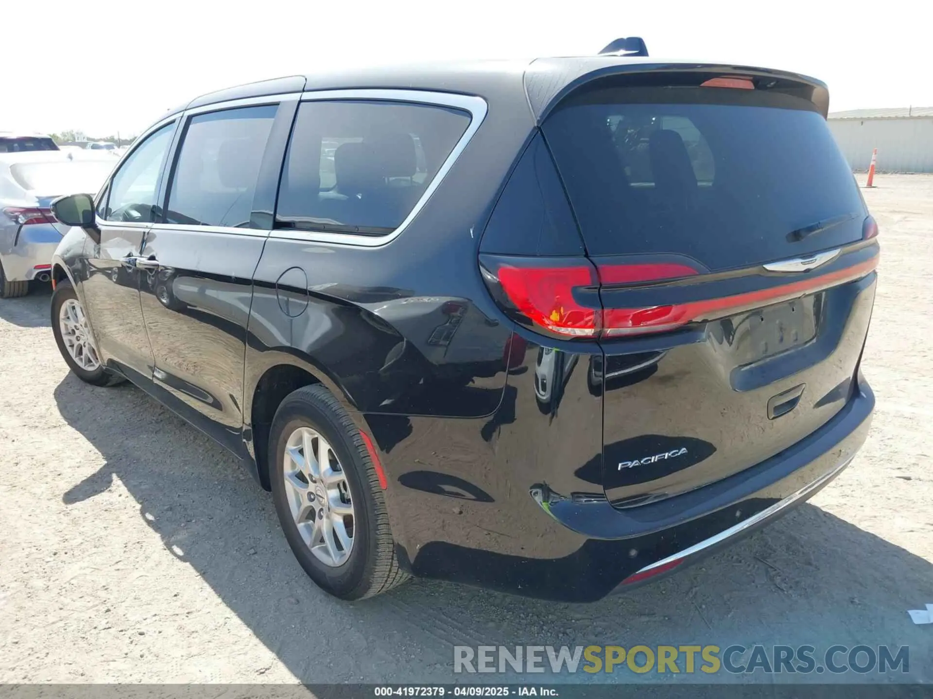 3 Фотография поврежденного автомобиля 2C4RC1BG3RR186795 CHRYSLER PACIFICA 2024
