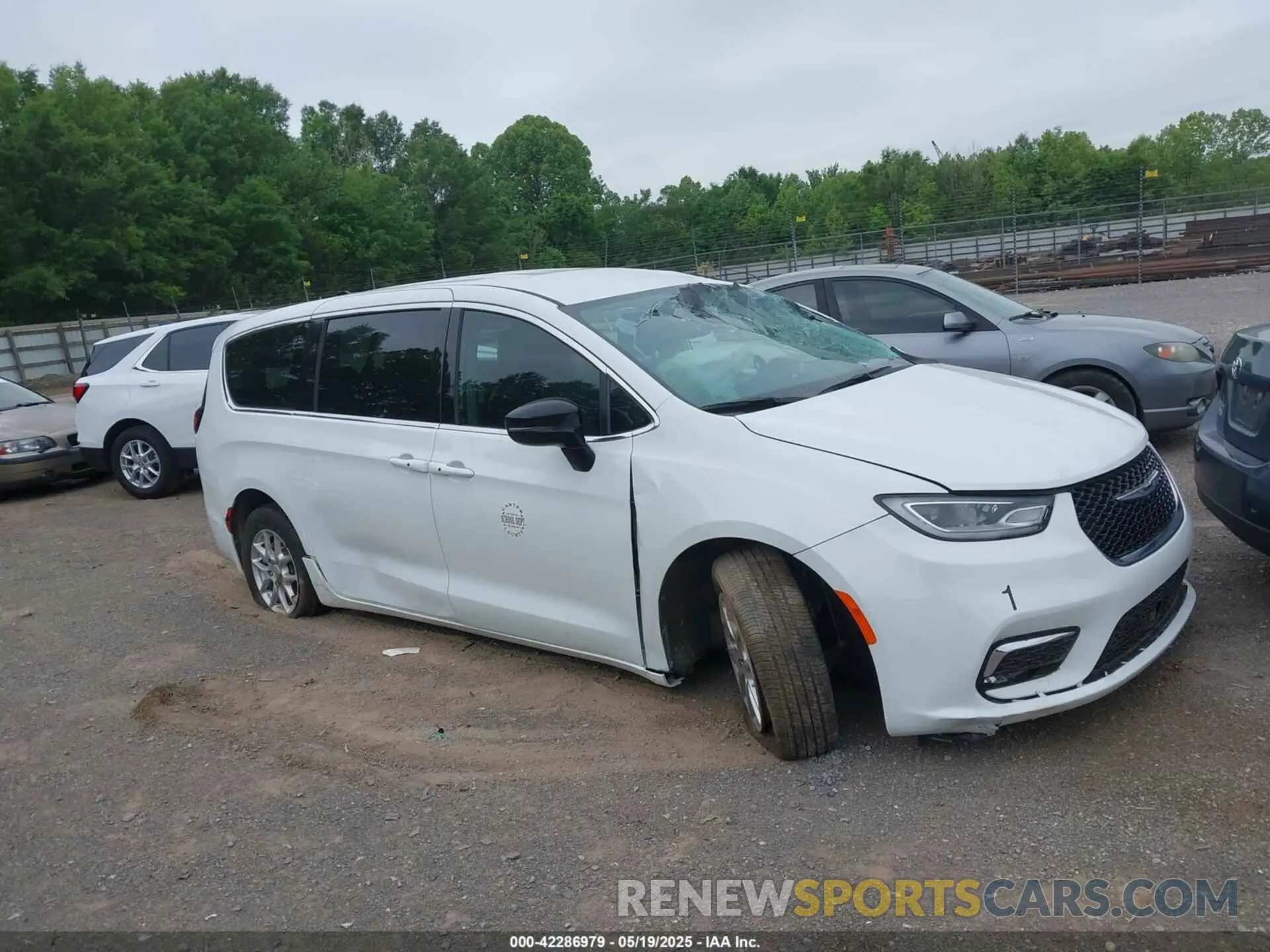 1 Photograph of a damaged car 2C4RC1BG3RR202770 CHRYSLER PACIFICA 2024