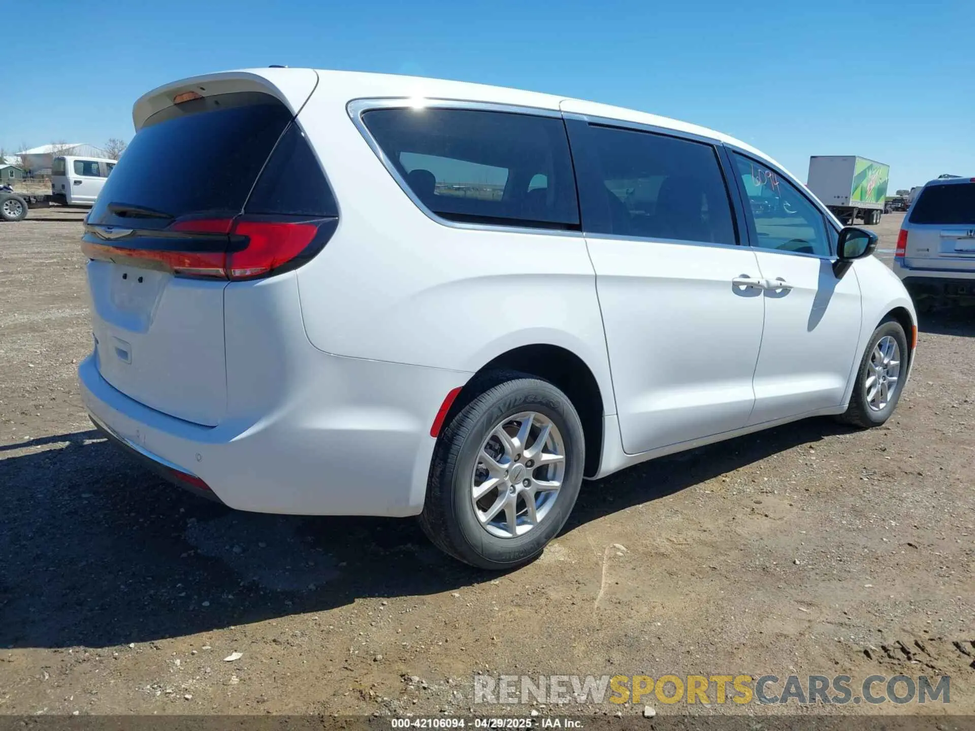 4 Photograph of a damaged car 2C4RC1BG4RR129831 CHRYSLER PACIFICA 2024