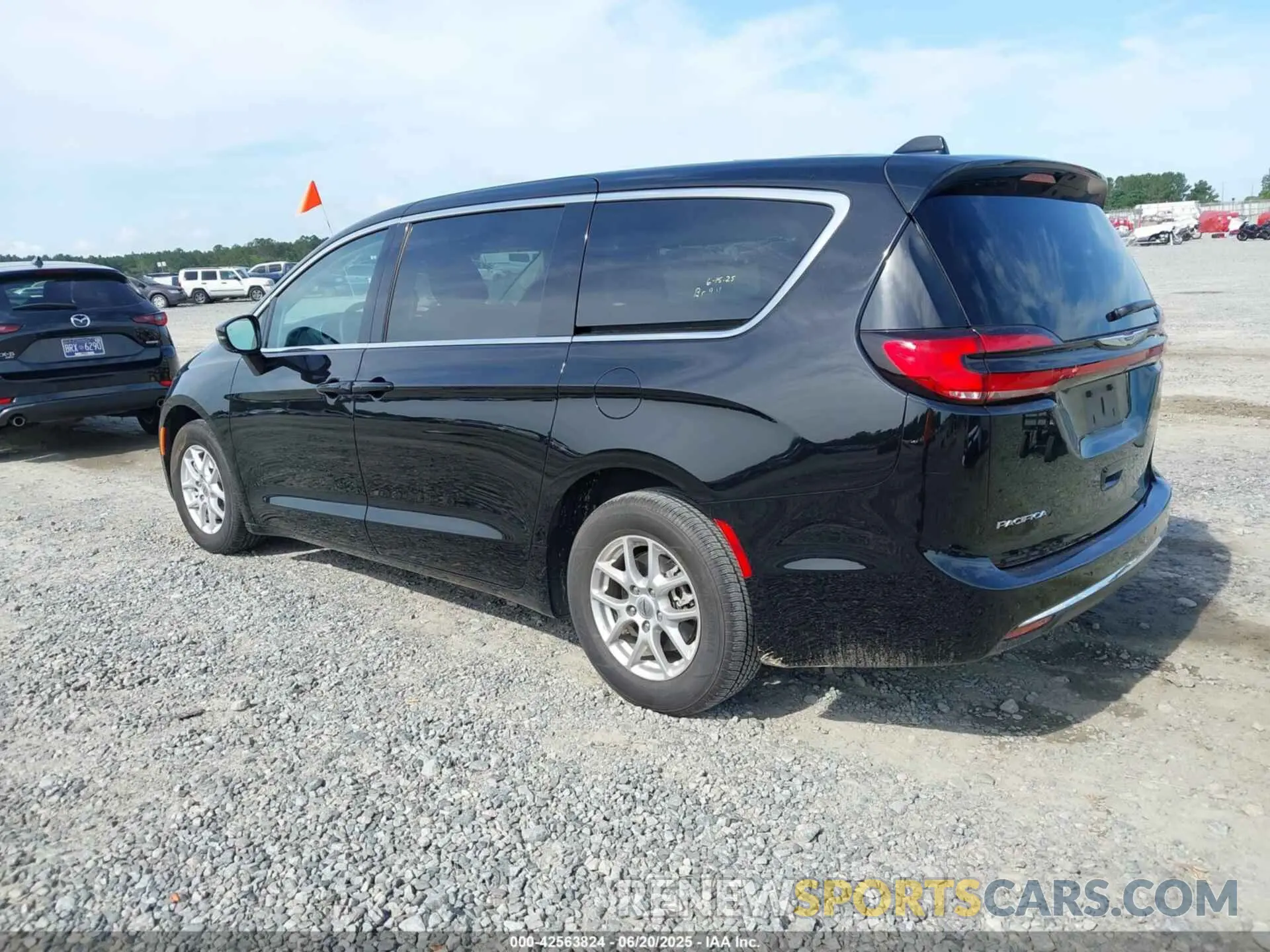 3 Photograph of a damaged car 2C4RC1BG4RR143812 CHRYSLER PACIFICA 2024