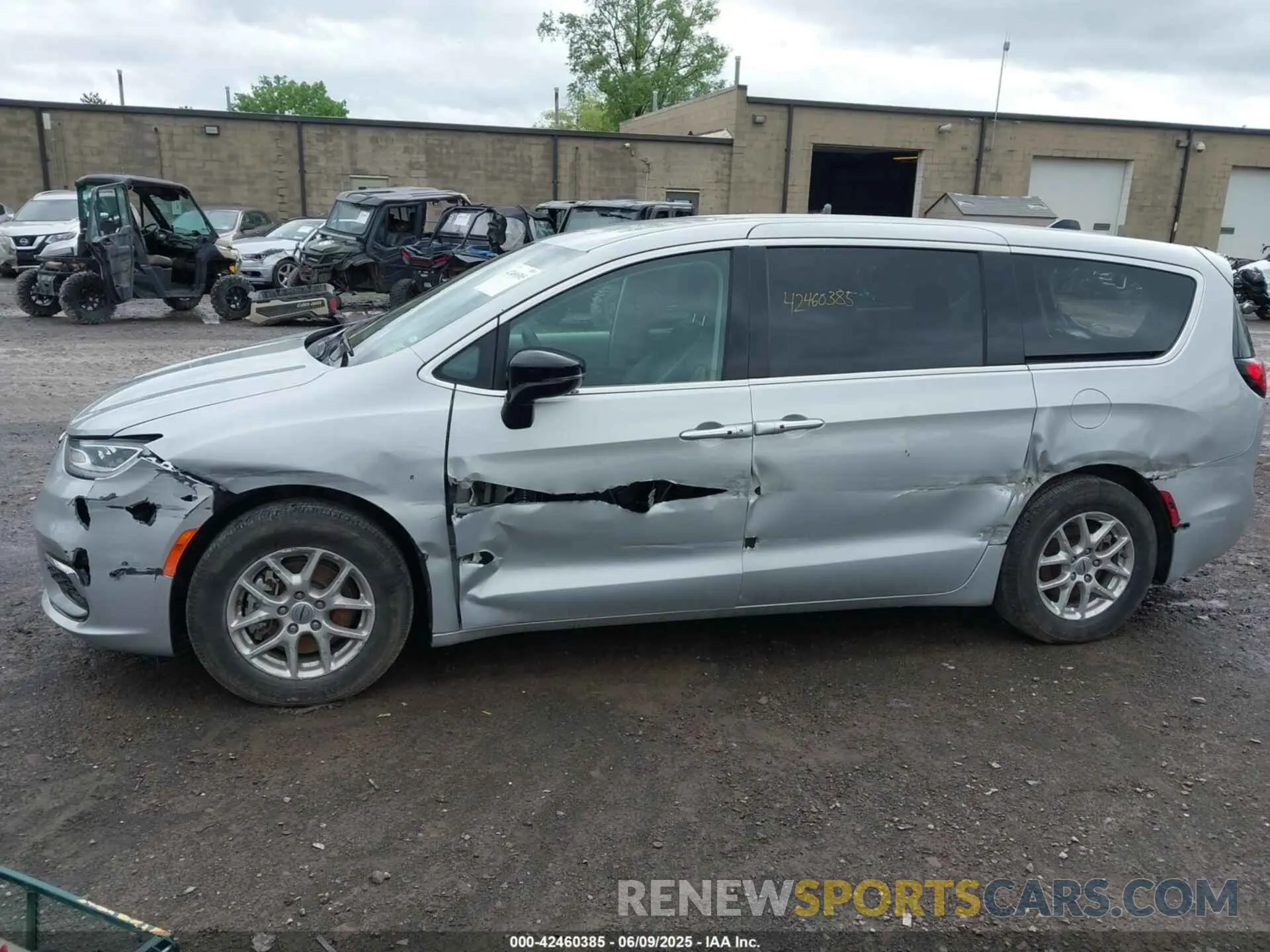 14 Photograph of a damaged car 2C4RC1BG4RR146483 CHRYSLER PACIFICA 2024